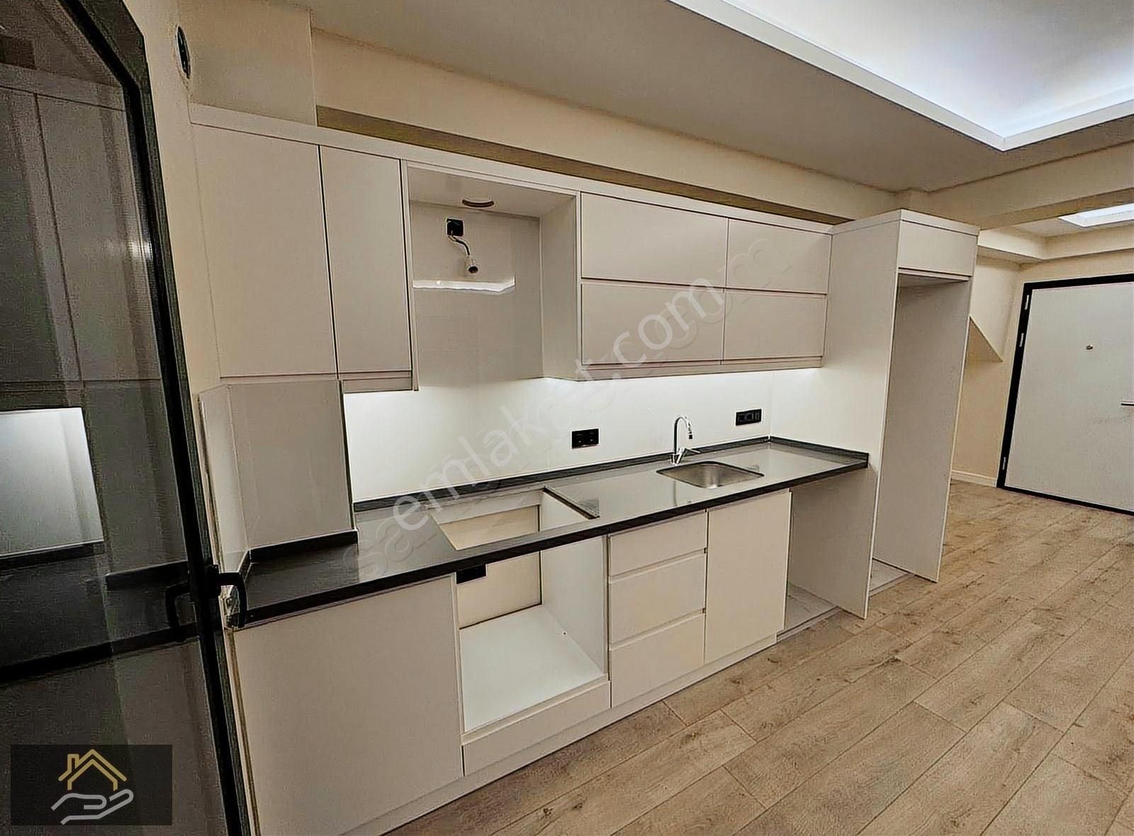 Karlık Gayrimenkulden Şehir Merkezinde Satılık 2+1 Daire - Görsel 18