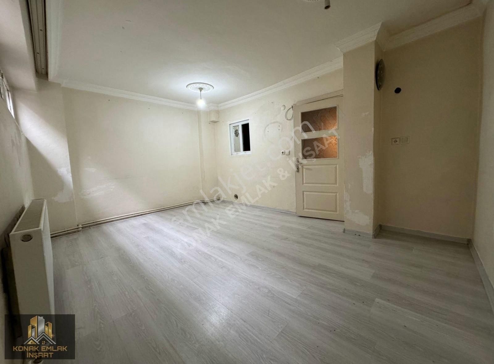 M.akif'te Satılık 2+1 85m² Yatırımlık Balkonlu Bahçe Katı Daire