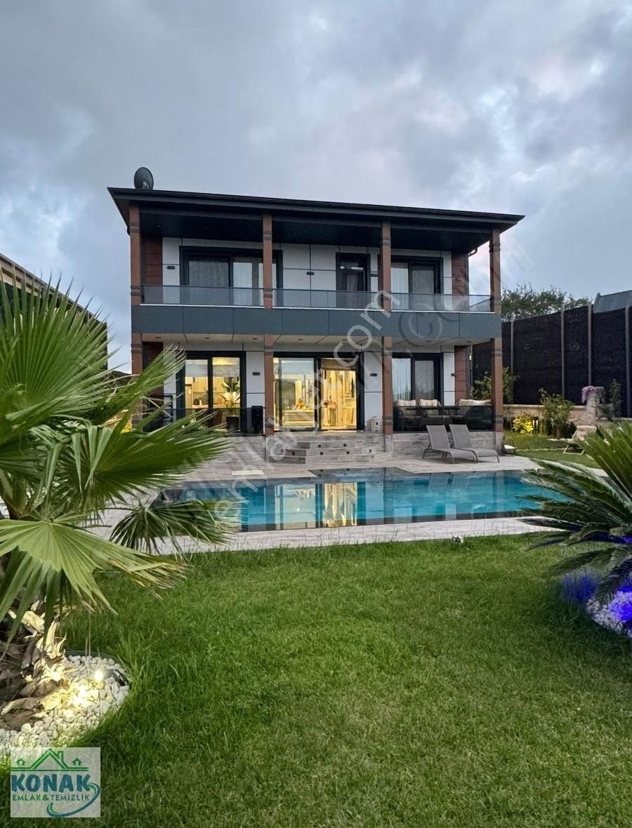 Catalca Kalfa Köyde 580 M2 İçin De Ful Eşyalı Kupon 4+1 Villa