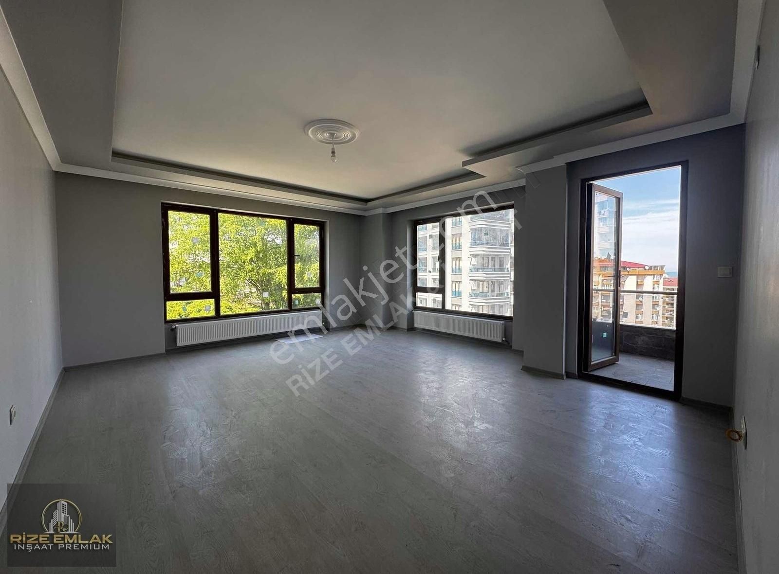 Camiönü Mah. Sıfır Hiç Oturulmamış 3+1125 M2 3.kat Satılık !!