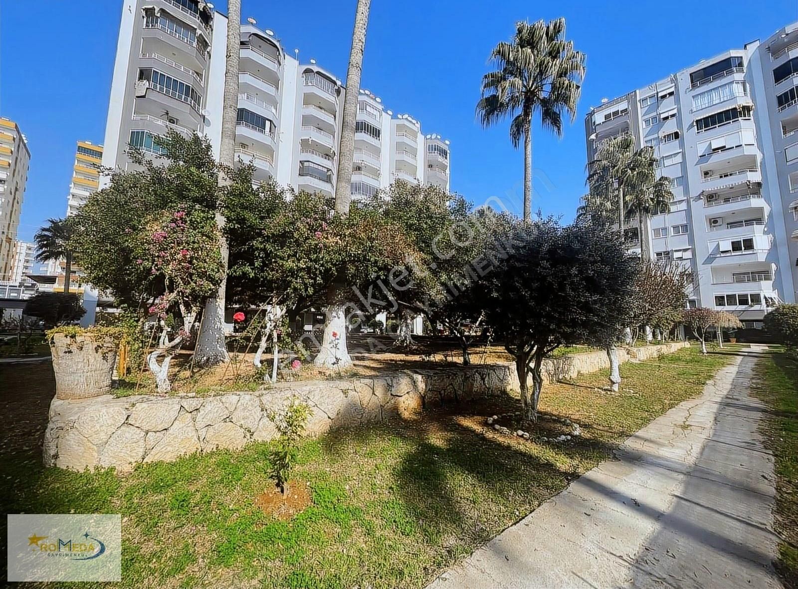 **romeda**'dan Mezitli İstiklal Mah'de Satılık 3+1 Daire