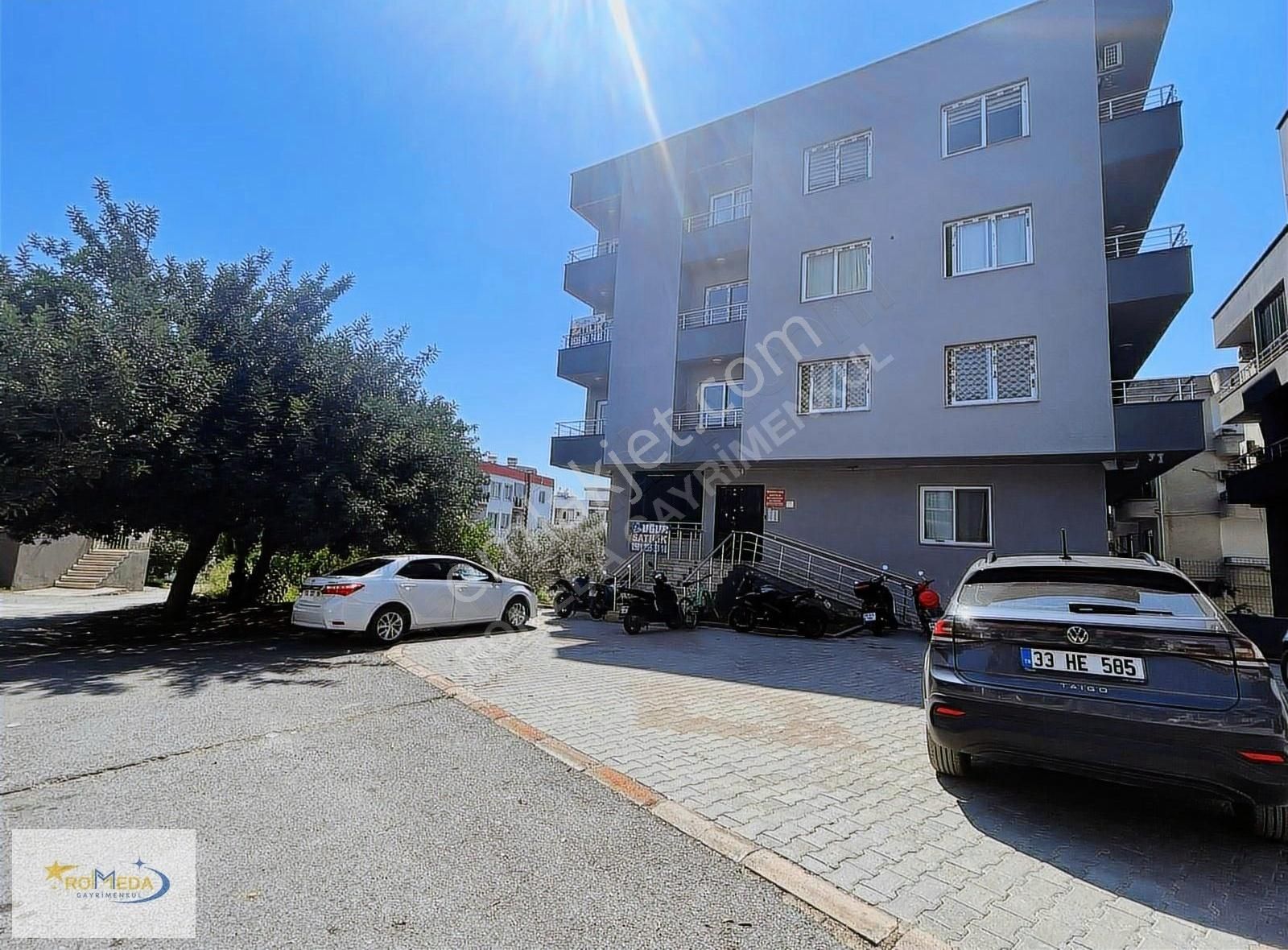 **romeda** 'dan Çiftlikköy'de Eşyasız Satılık 2+1 Daire