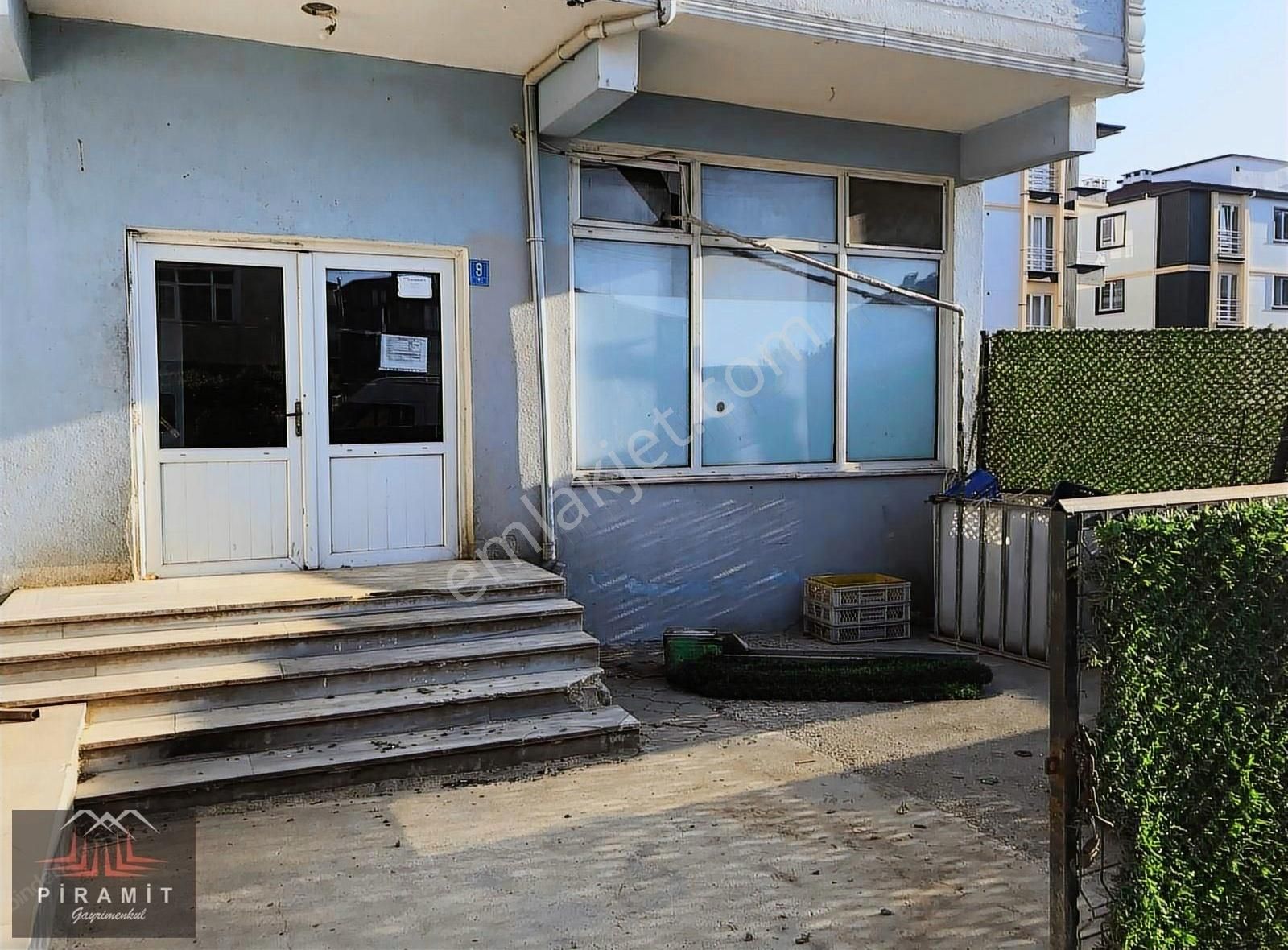 Piramit Gayrimenkul'den Hatip Mah. Kiralık Dükkan Mağaza