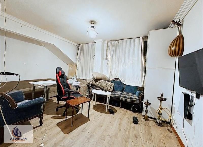 Fatih'te Davutpaşa Cami Yakını 2+1 Satılık Bahçe Kat
