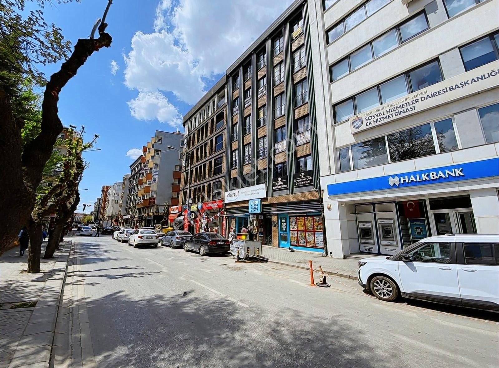 Çırağan Emlak'tan Şair Fuzuli Caddesi Sıfır Lüx 2+0 Daire / Ofis
