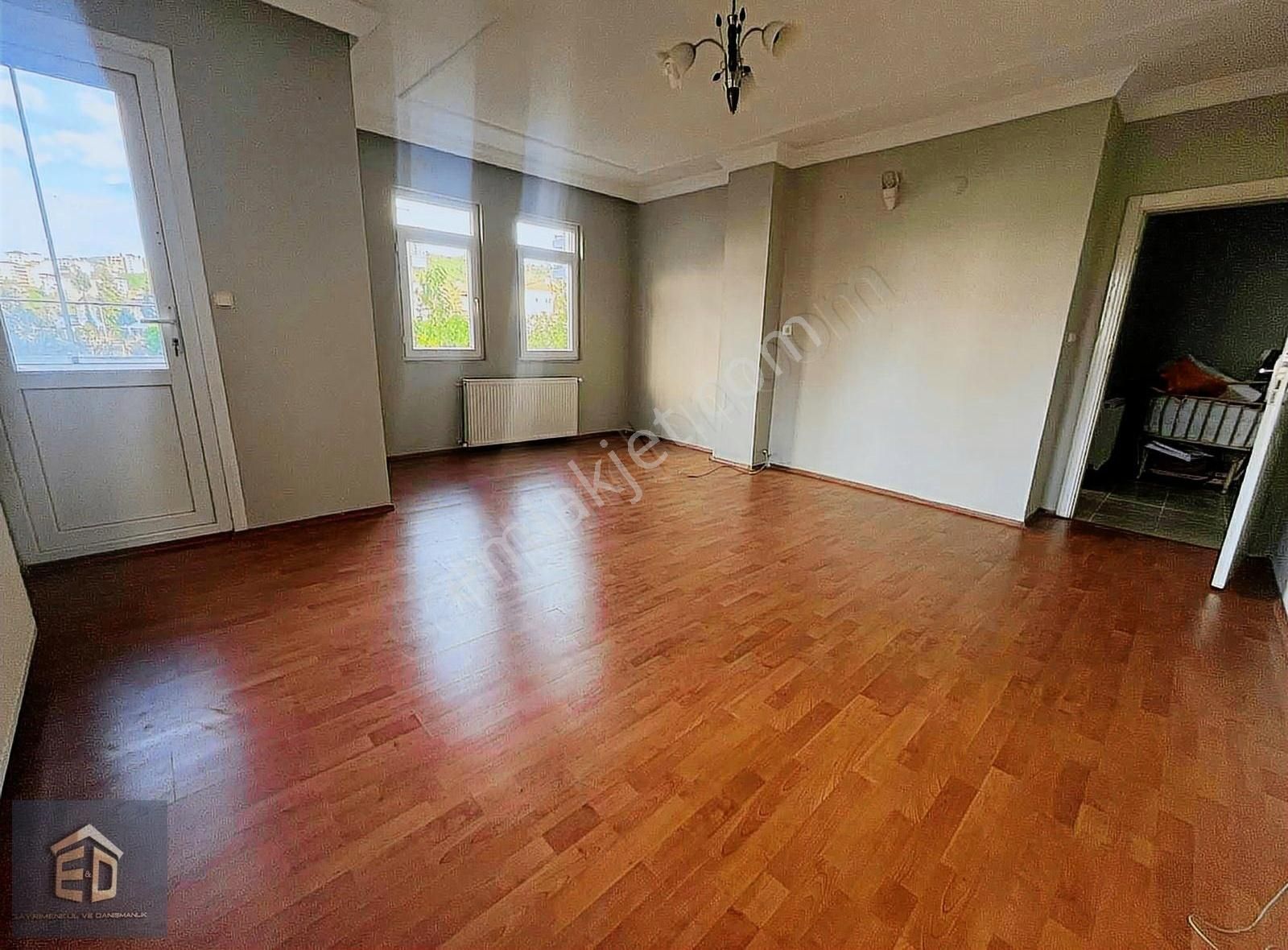 Merkez Okullar Bölğesinde Satılık 2+1 Doğalgazlı Asansörlü Daire