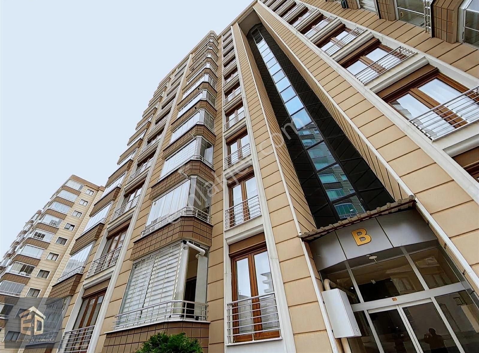 Kaşüstü Park Sitesi'nde Kiralık 3+1 Doğalgazlı Daire