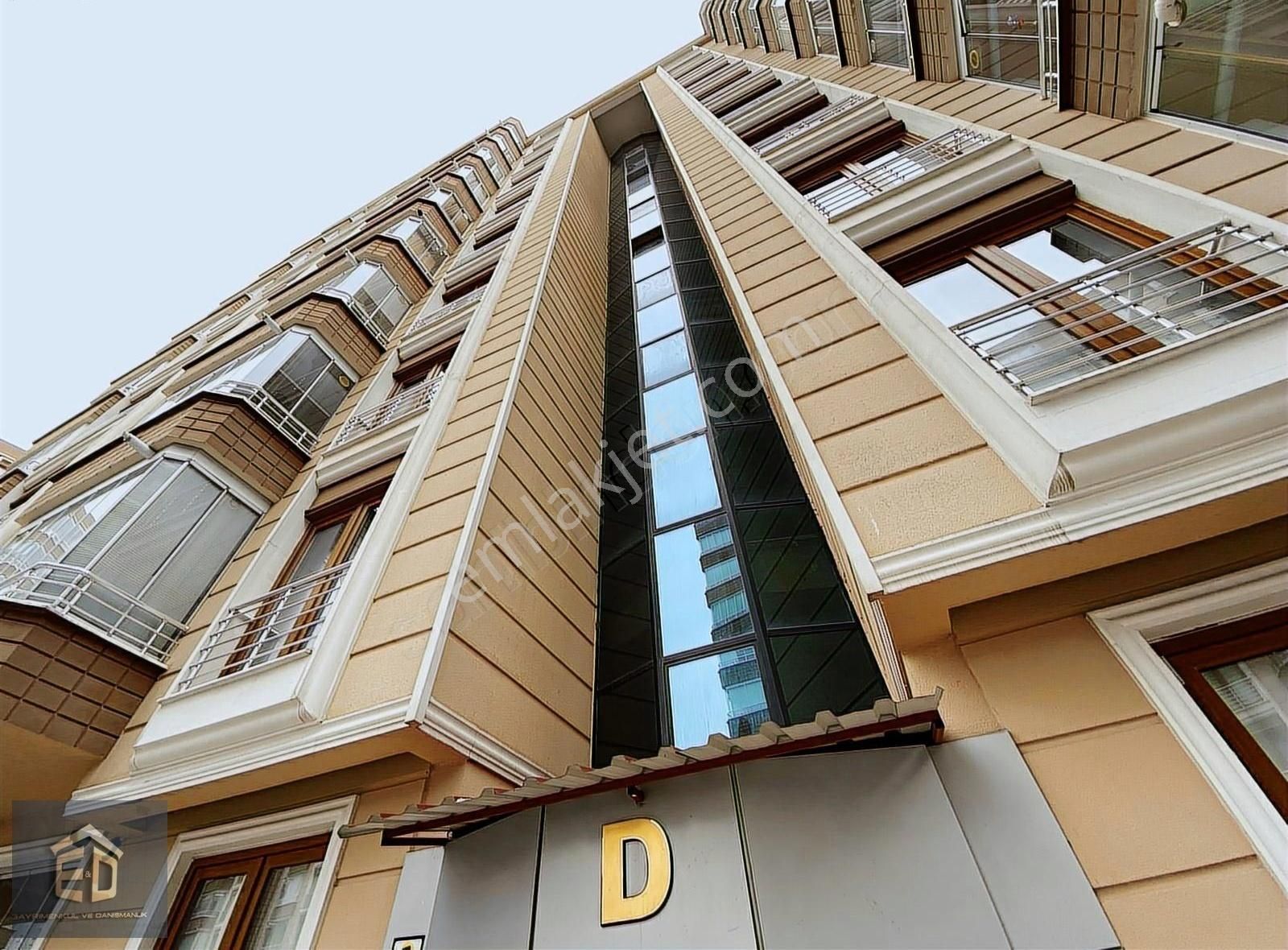 Kaşüstü Park Sitesi'nde Eşyalı Kiralık 3+1 Doğalgazlı Daire