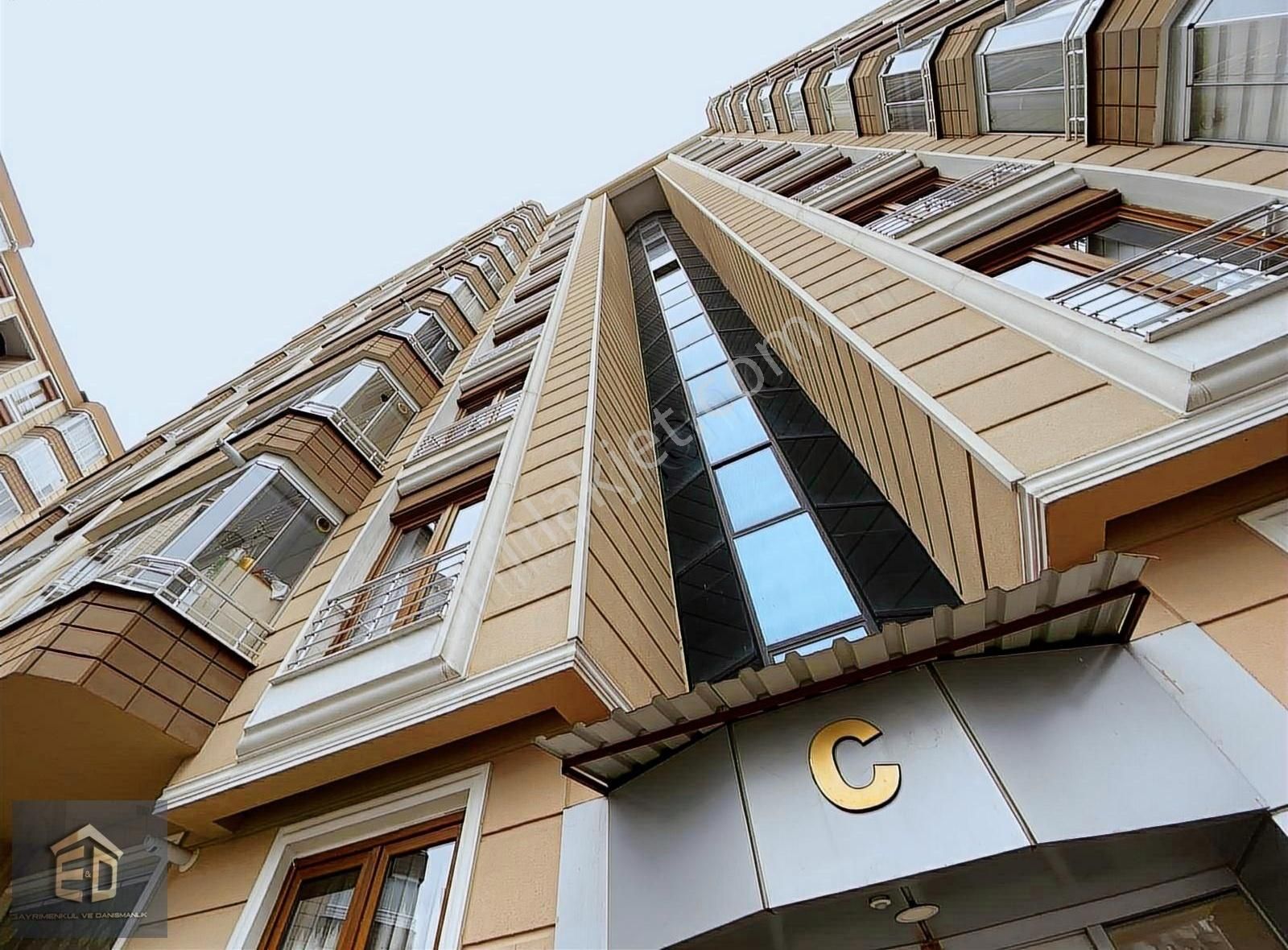 Kaşüstü Park Sitesi'nde Satılık 3+1 Doğalgazlı Daire