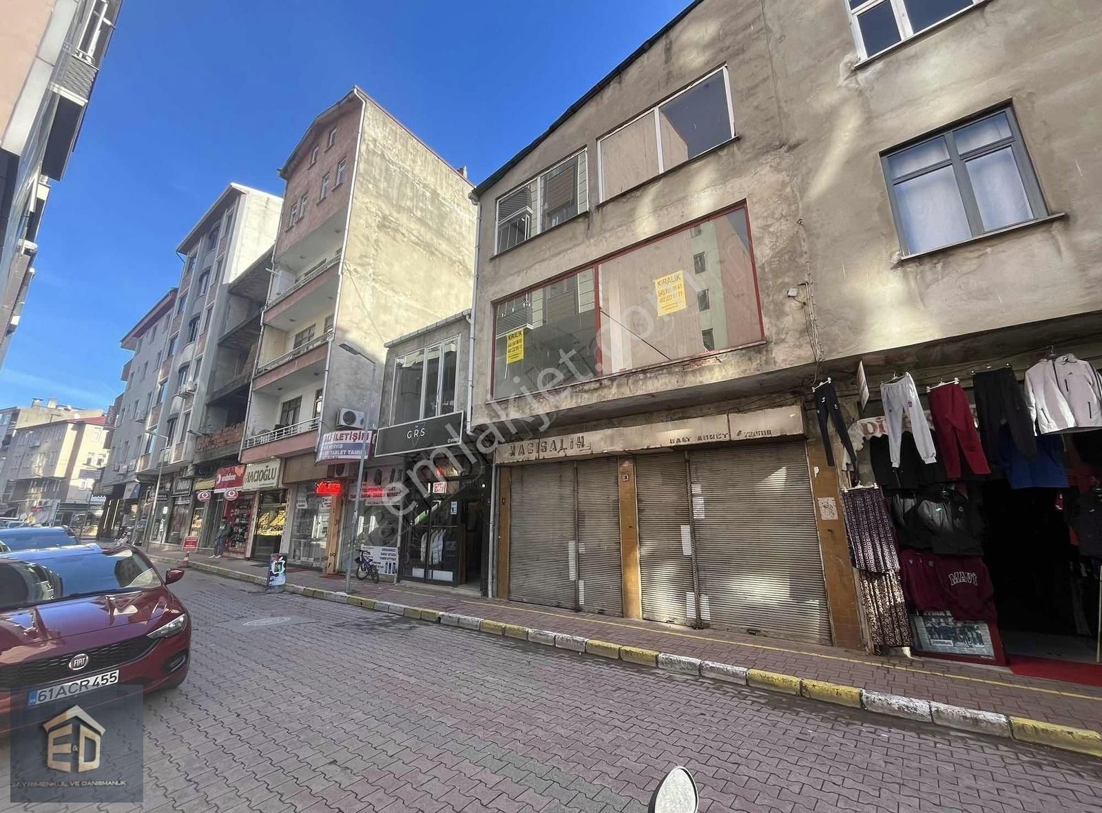 İlçenin Hareketli Caddesi Üzerinde Kiralık 180m2 İşyeri