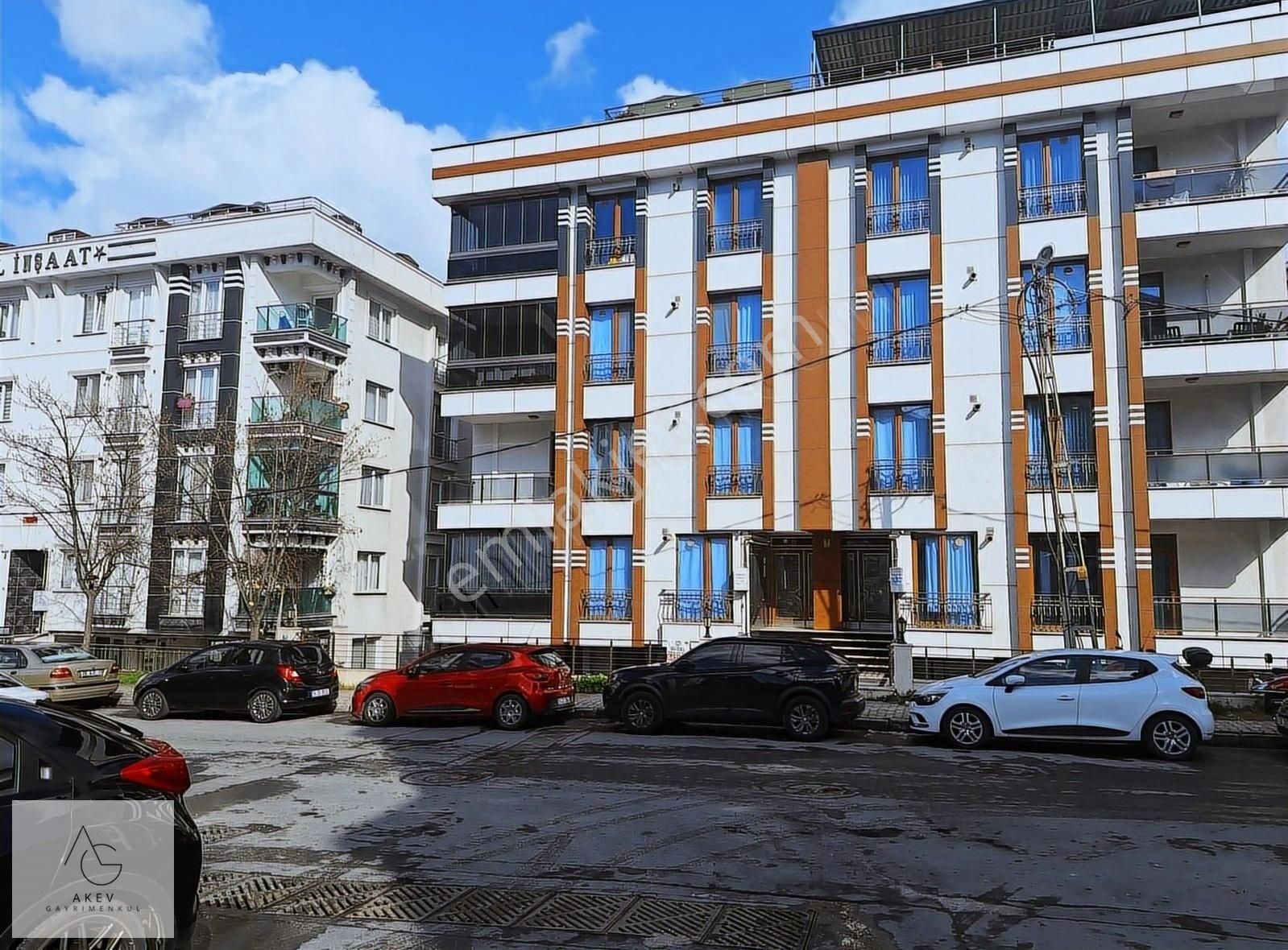 Beylikdüzü Yakuplu Mahallesi Satılık 4+2 Daire