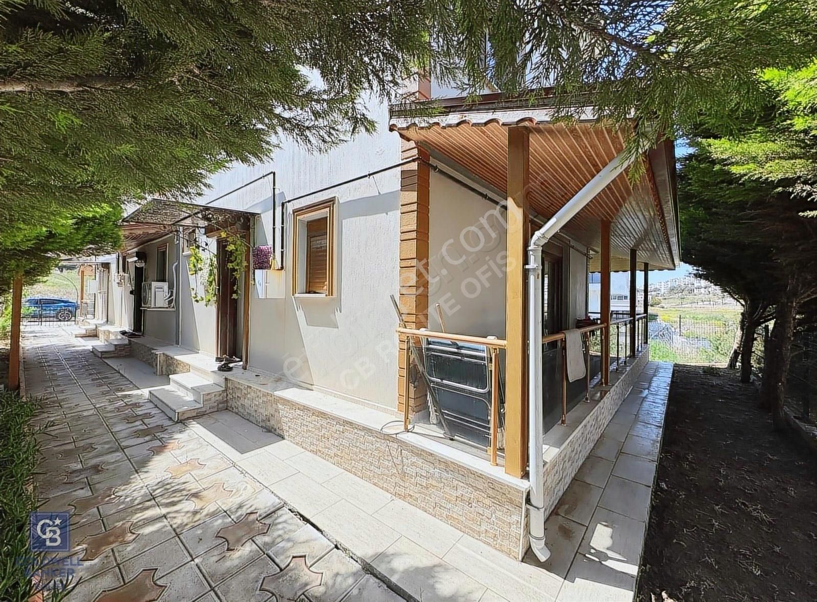 Yeni Hastaneye 150mt Çandarlı Yoluna 30mt Mesafede İkiz Villa!!!