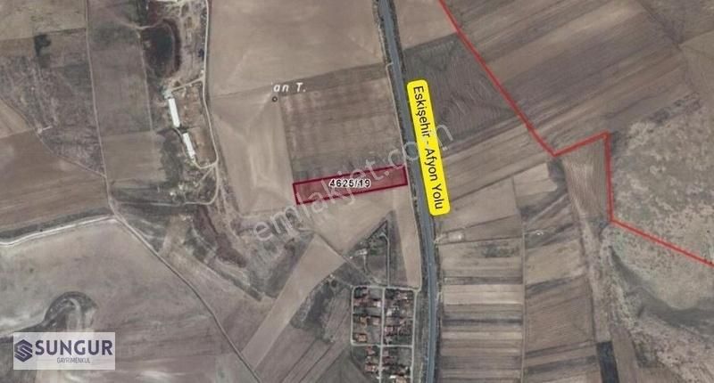 Sungur'dan Satılık Eskişehir-afyon Yoluna Cepheli 11 Dönüm Arazi