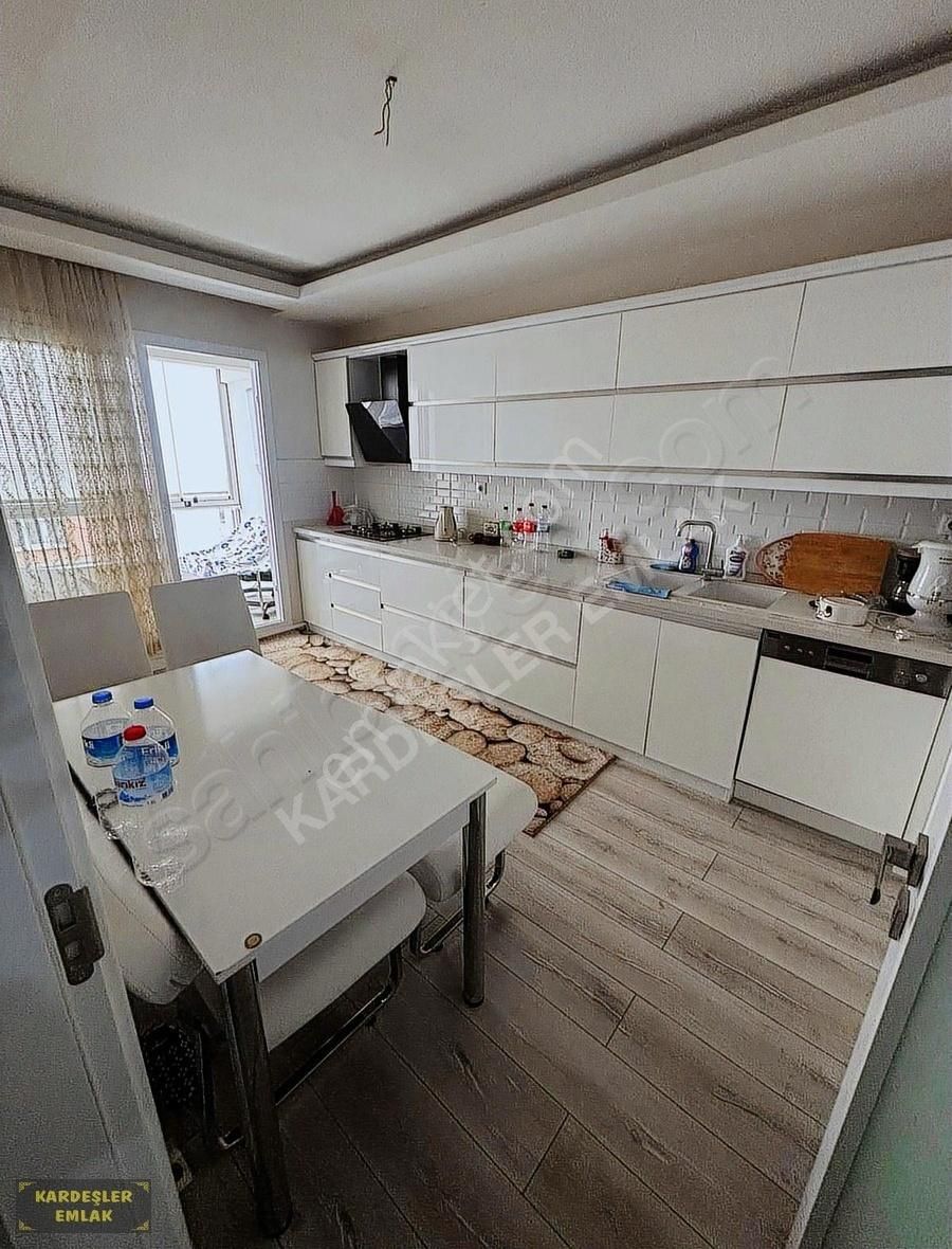 Ahmetli Çarşı İçersinde Satılık 3+1 Daire