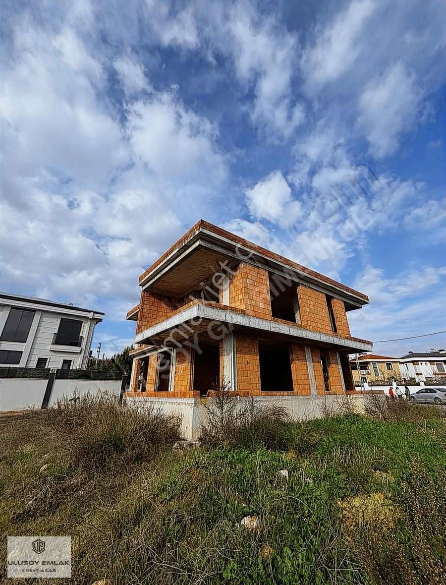 Döşemealtında Satılık Villalı Arsa