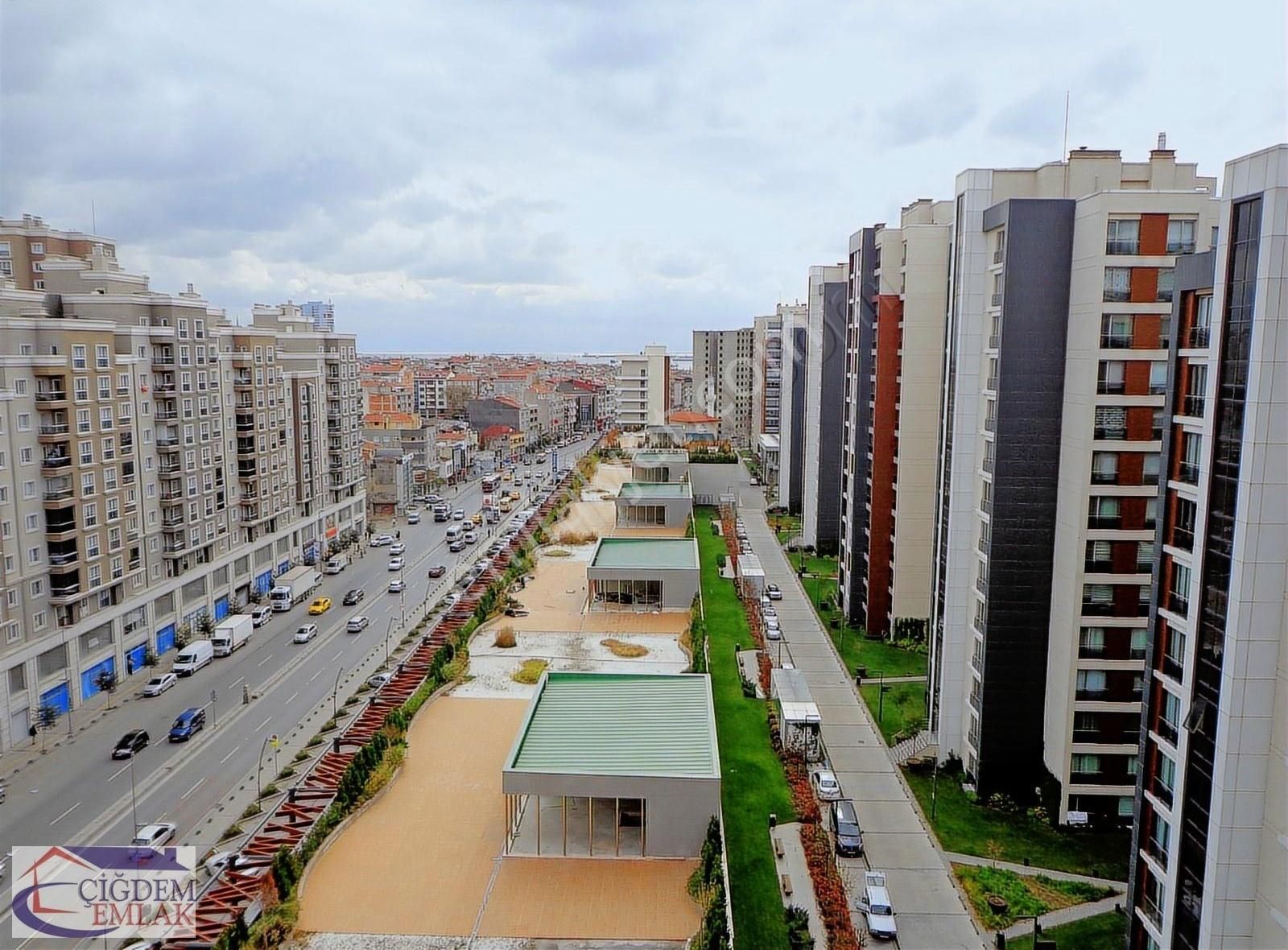 The İstanbul Residence Kir Ve Satış Ofisinden 1+1 Deniz Manz