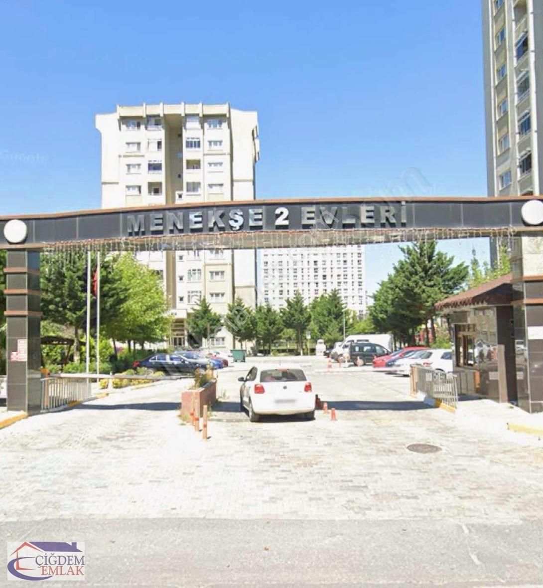 Küçükçekmece Atakent Menekşe 2 Sitesi 3+1 Ara Kat Satılık Daire