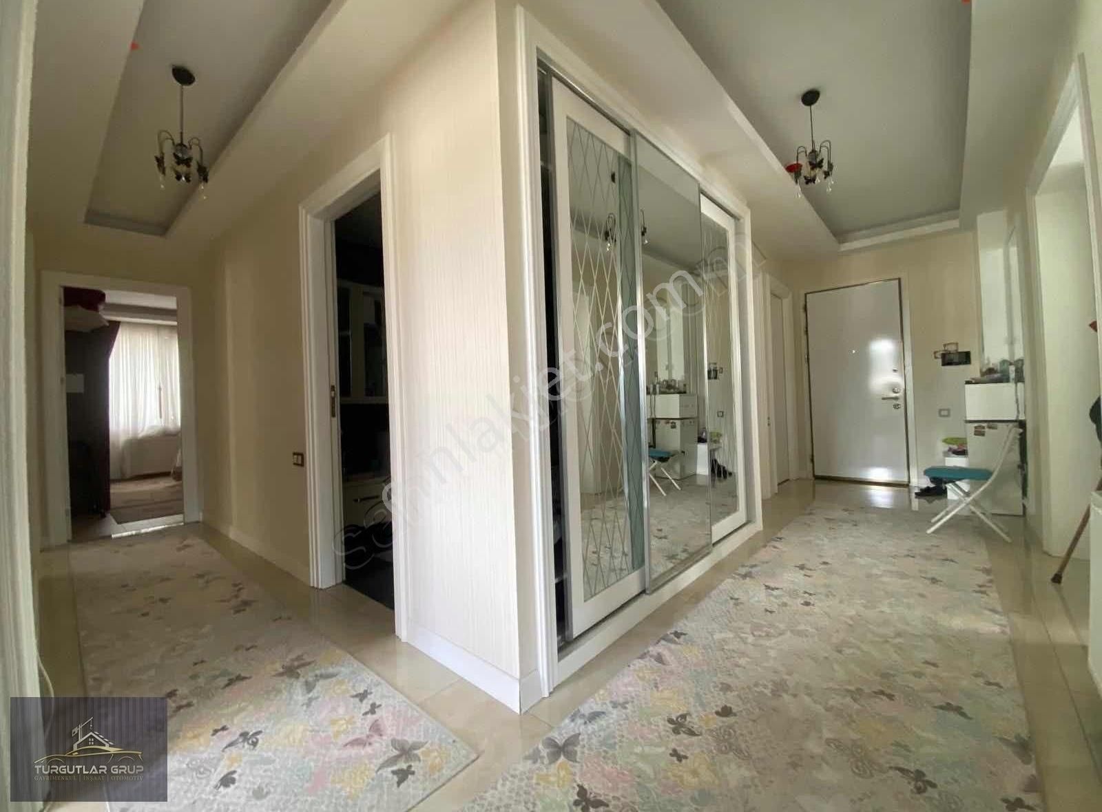 Turgutlar'dan Ovacık'ta Site Dairesi Teras Balkon 4+1 180m2..!