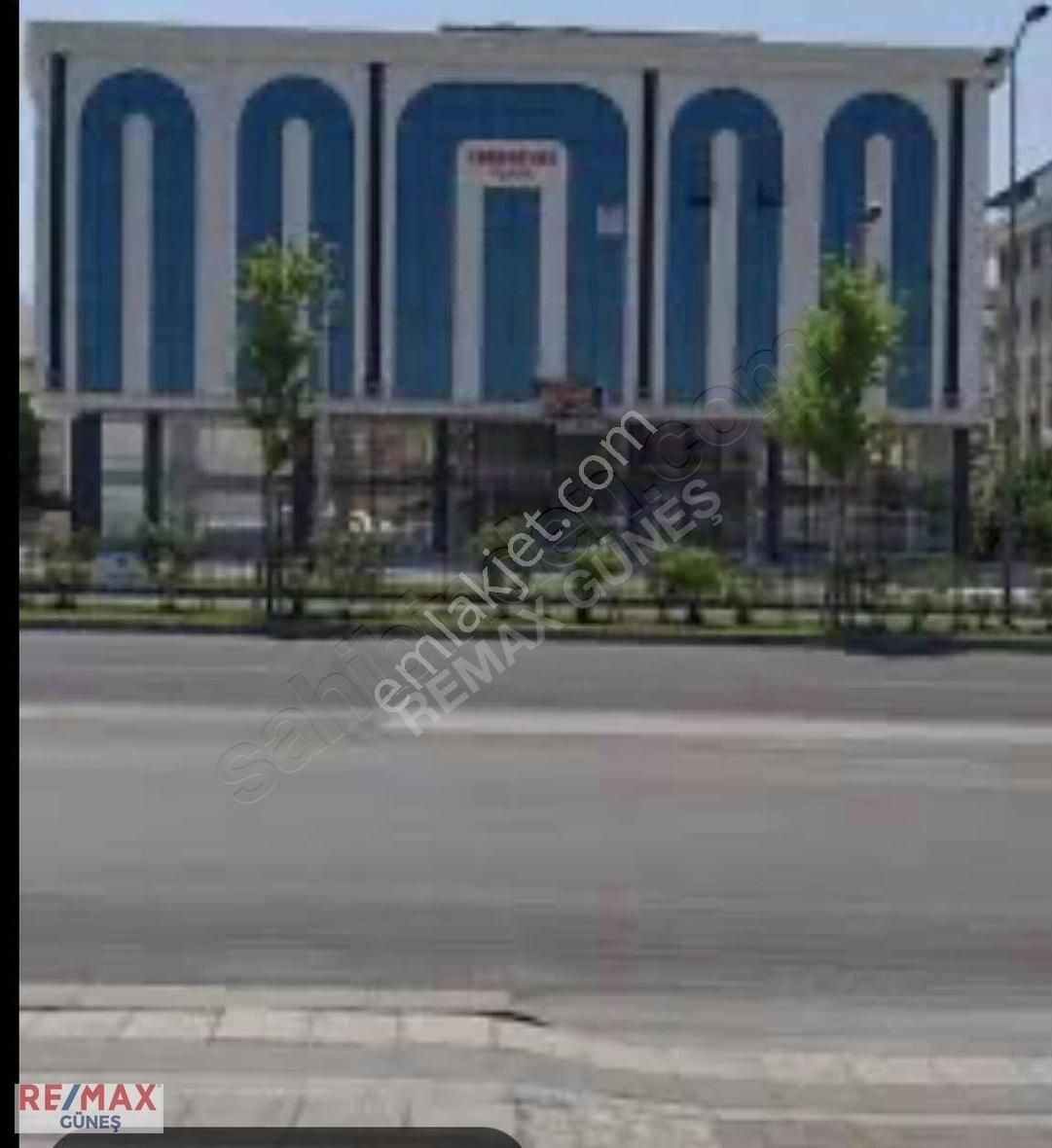 Çevre Yoluna Sıfır Canbaylar Plaza'da 2+1 Ultra Lüks Sıfır Ofis