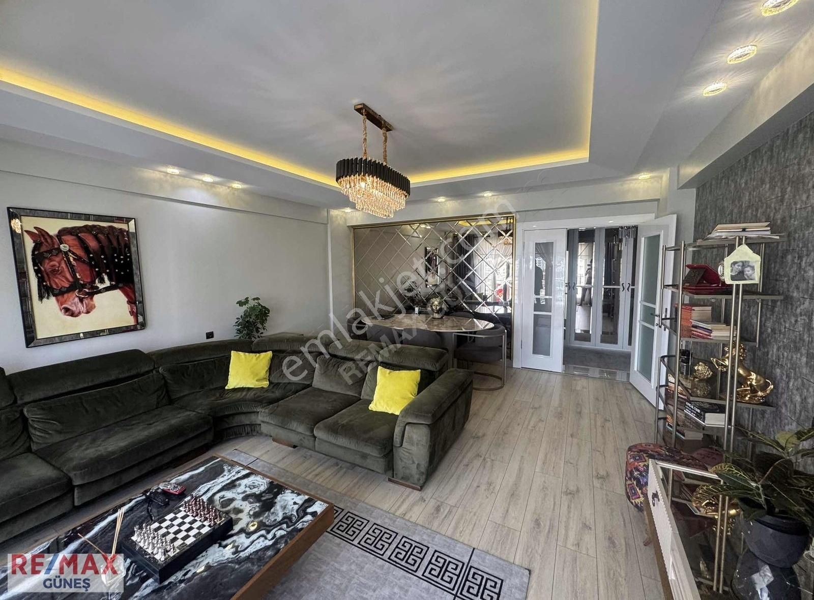 Tecde Atakule Konutları 2'de Remax Güneş'ten 3+1 Ara Kat Daire