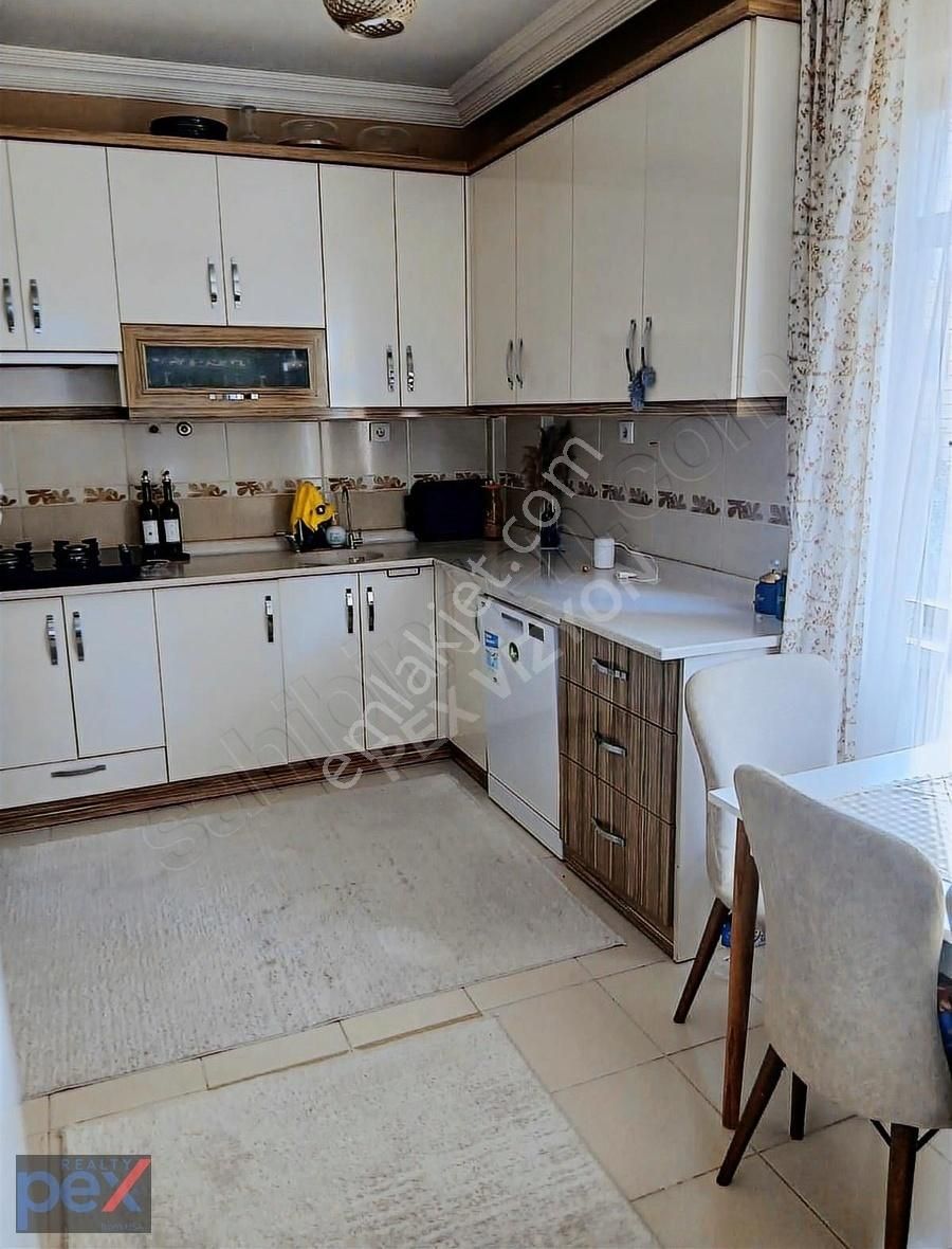 Ankara Parkı Yanında Site İçerisinde Satılık 3+1 Daire