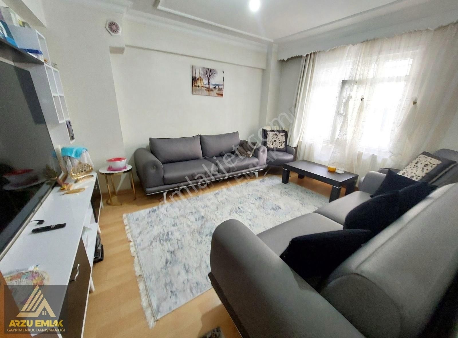 Arzu Emlak'tan Yunusemre Mah.satılık Balkonlu Yüksek Giriş Daire