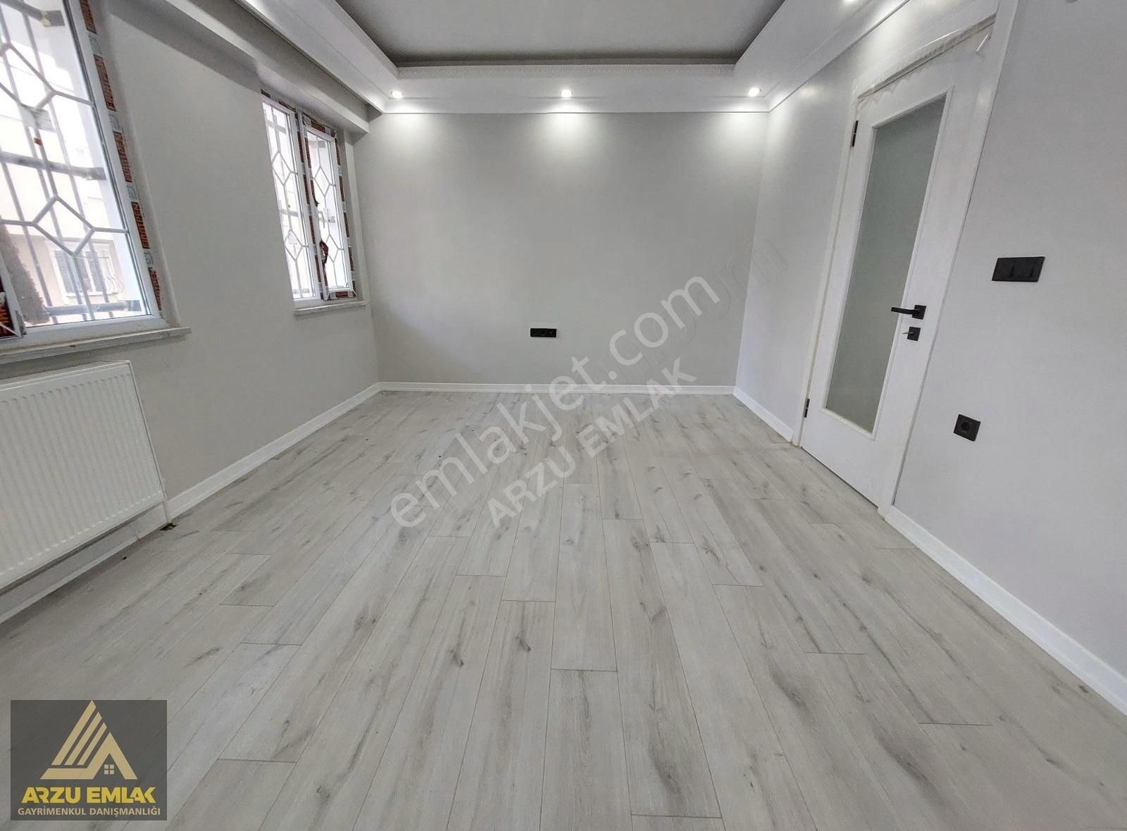 Arzu Emlak'tan Zübeyde Hanım Mah.satılık 2+1 Yüksek Giriş Daire
