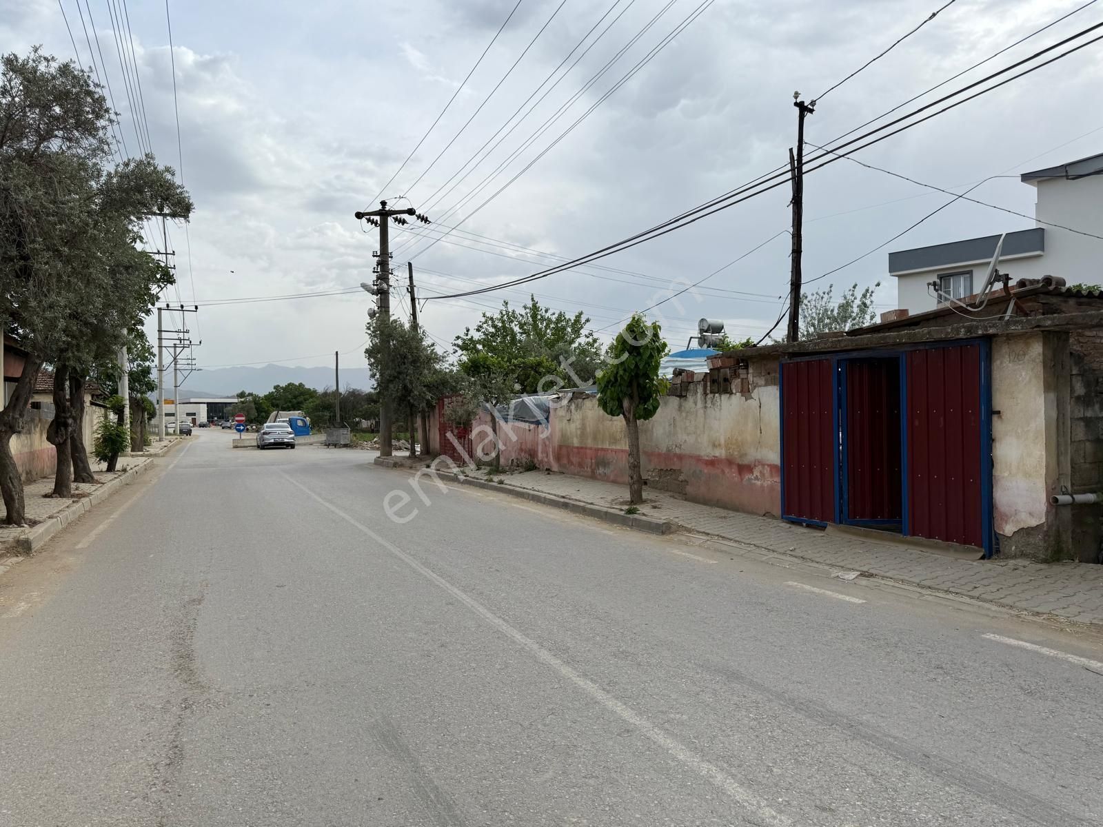Ödemış Hürrıyet Mahallesı’nde 305 M² Arsa İçınde 2 Taş Müstakıl Ev – Yatırımlık Fırsat!