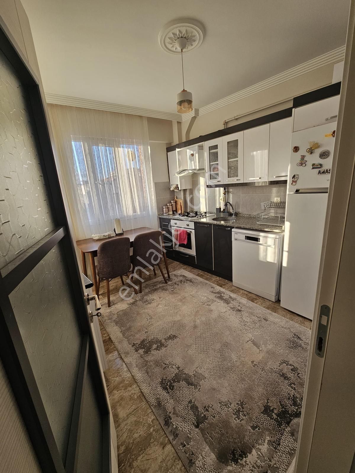 Yörük Emlaktan Satılık Selvilite De 2+1 90 M2