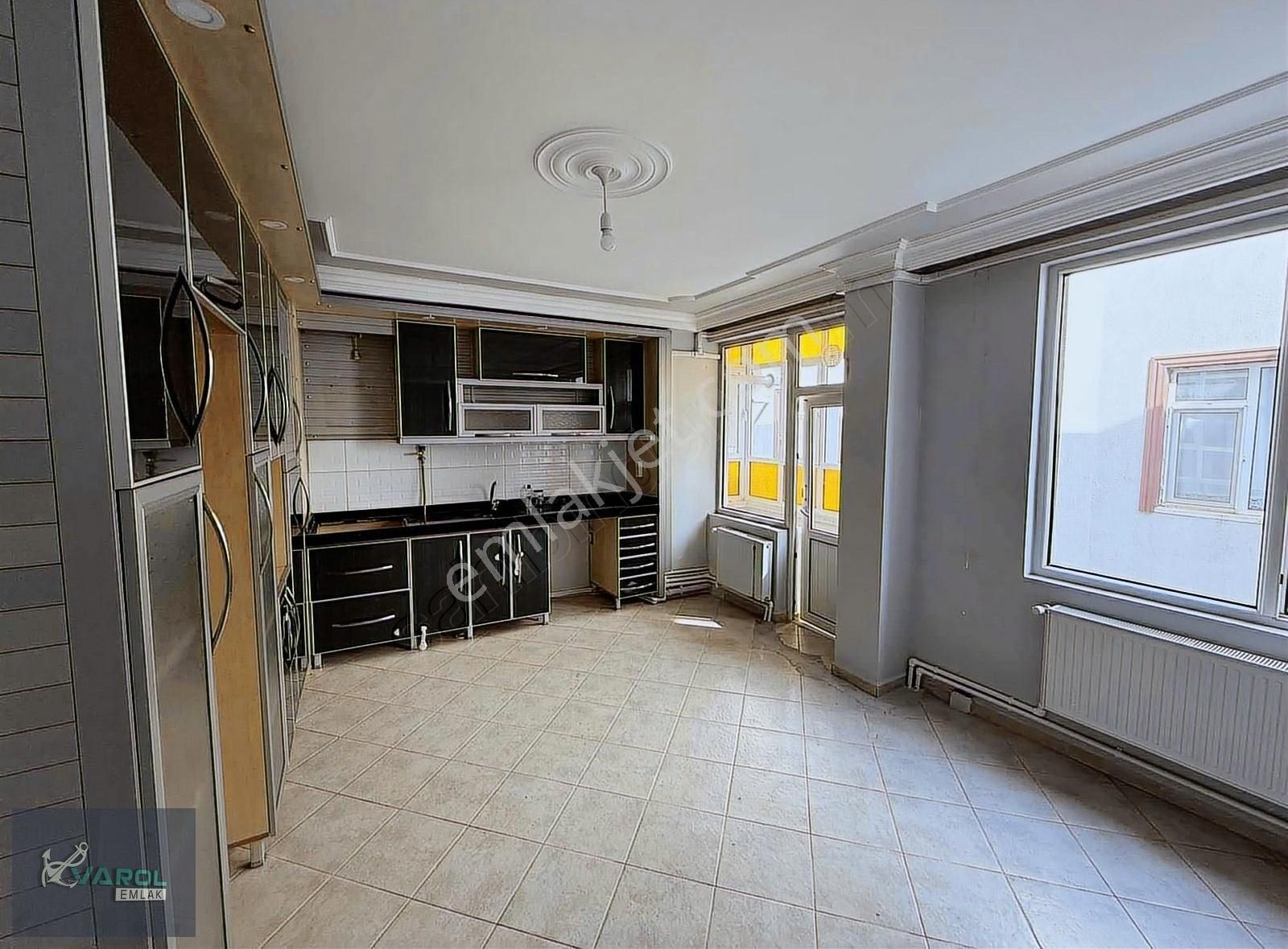 Ayvacık Çamlık Mevkinde 3+1 Geniş Doğalgazlı Kiralık Daire