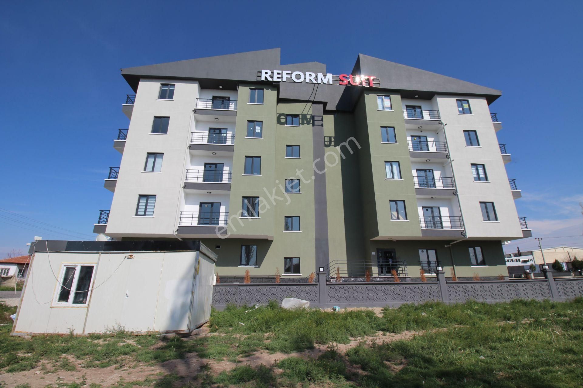 Aksaray Hastanesi Yolu Aboneliklr Açık Kiralık Sıfır Eşyalı 1+1 Eşyalı Daire