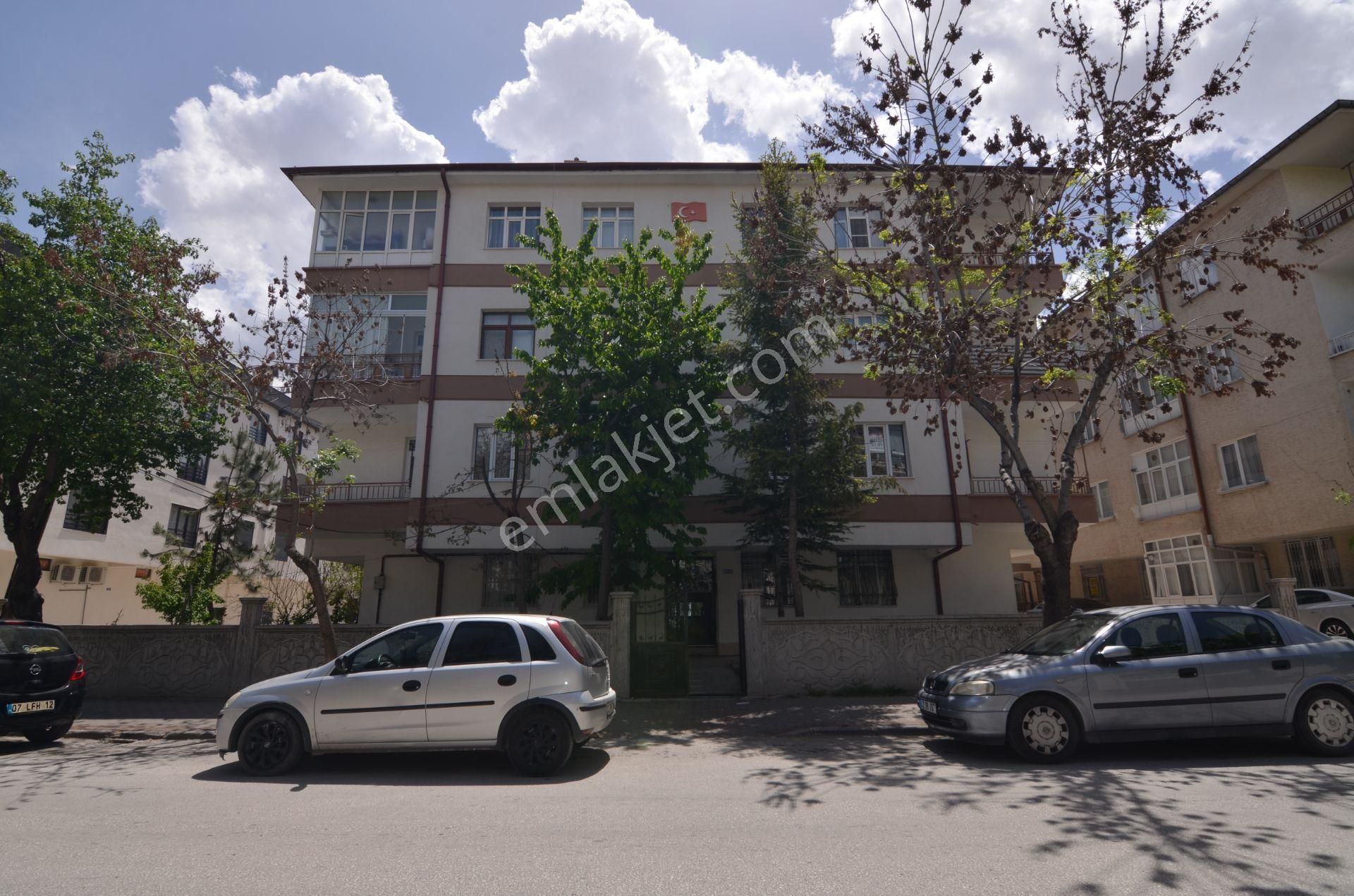 Talha Tozduman'dan Meram Havzan'da Arakat Geniş 2+1 Kiralık