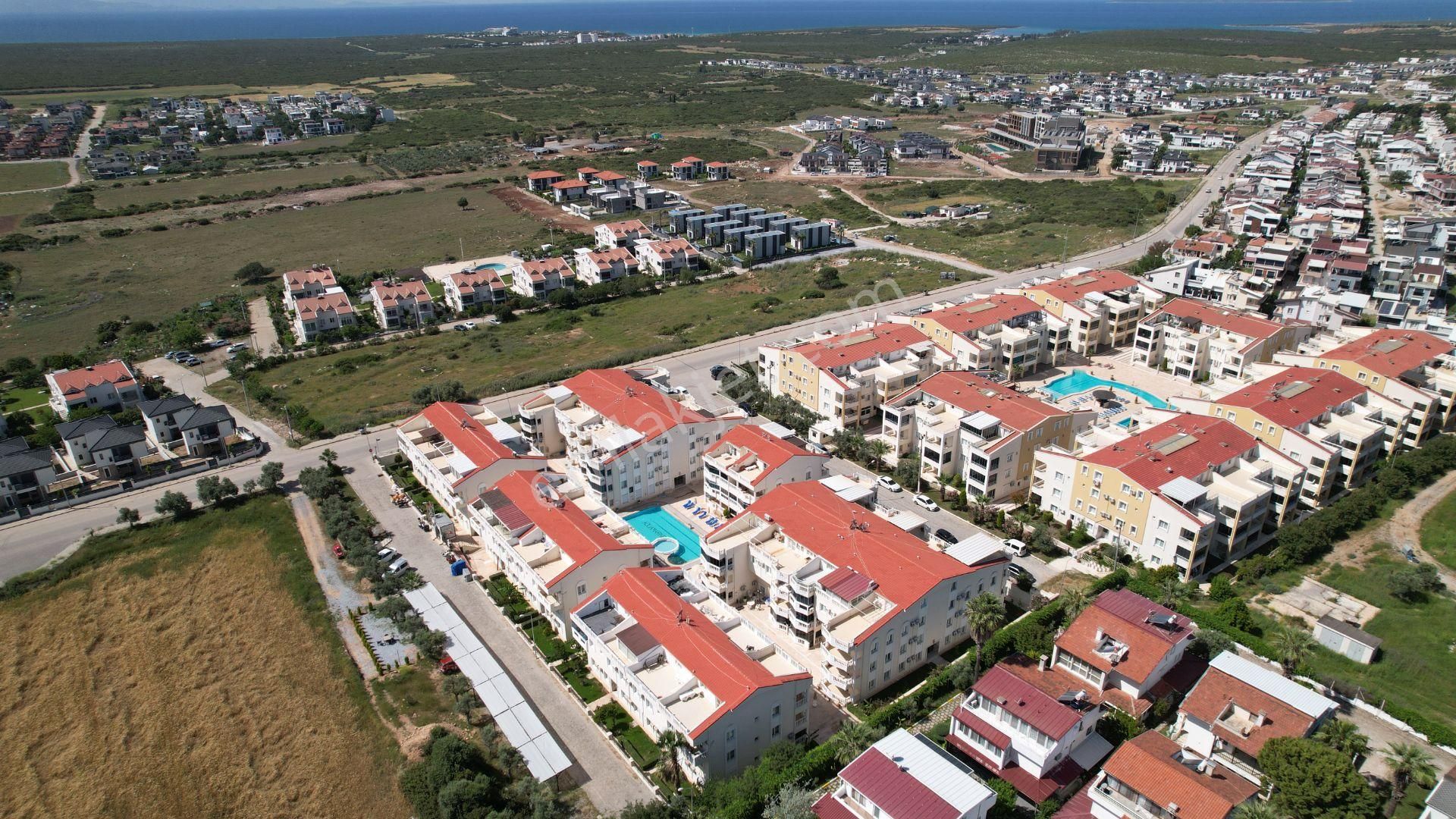 Didim Efeler Mahallesi Satılık Havuzlu Site Full Eşyalı 2+1 Ayrı Mutfak Daire