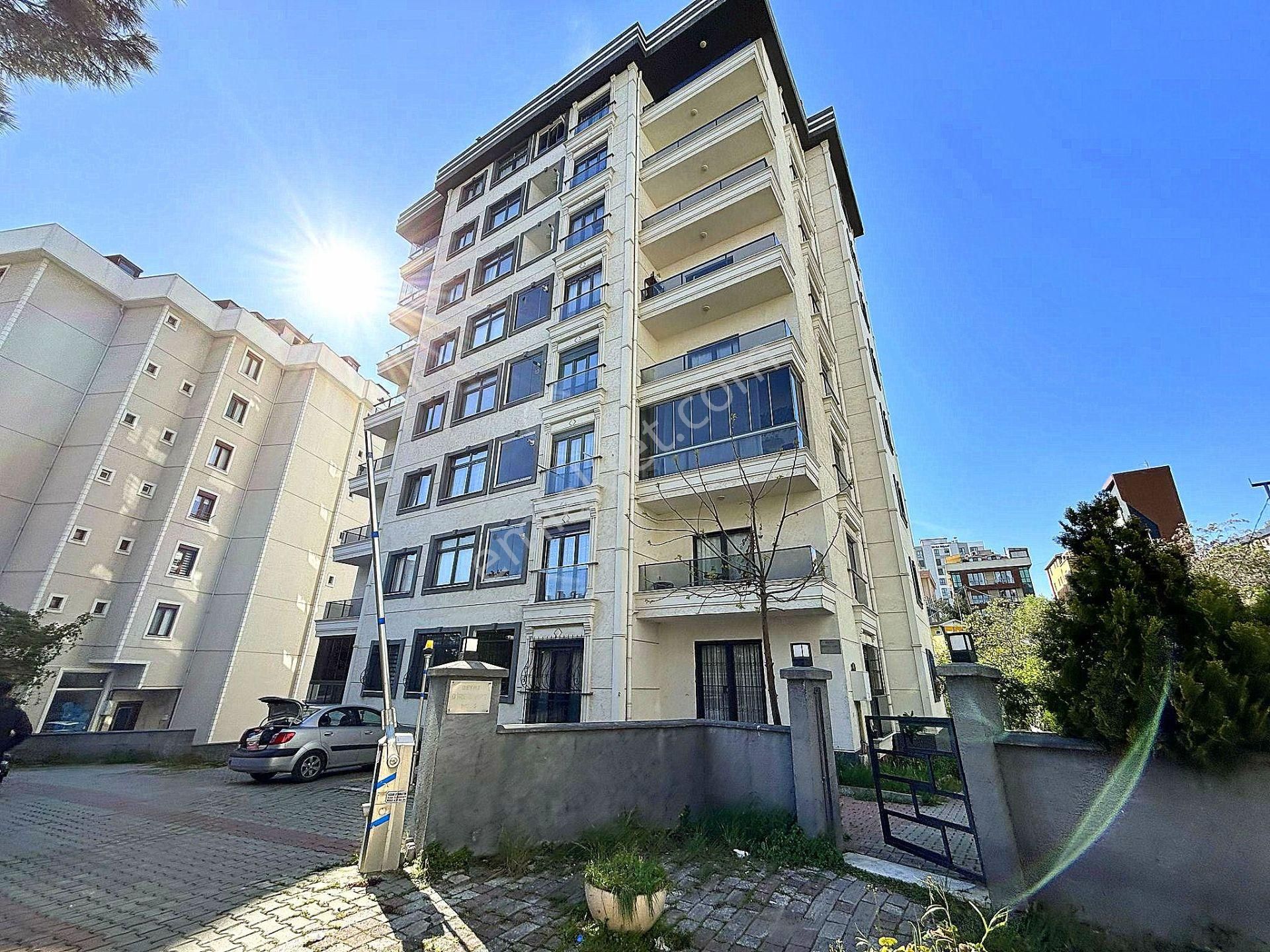 ▃birikim▃ Bağlarbaşı'nda 3.katta Ön Cephe Ayrı Mutfaklı Lüks 2+1