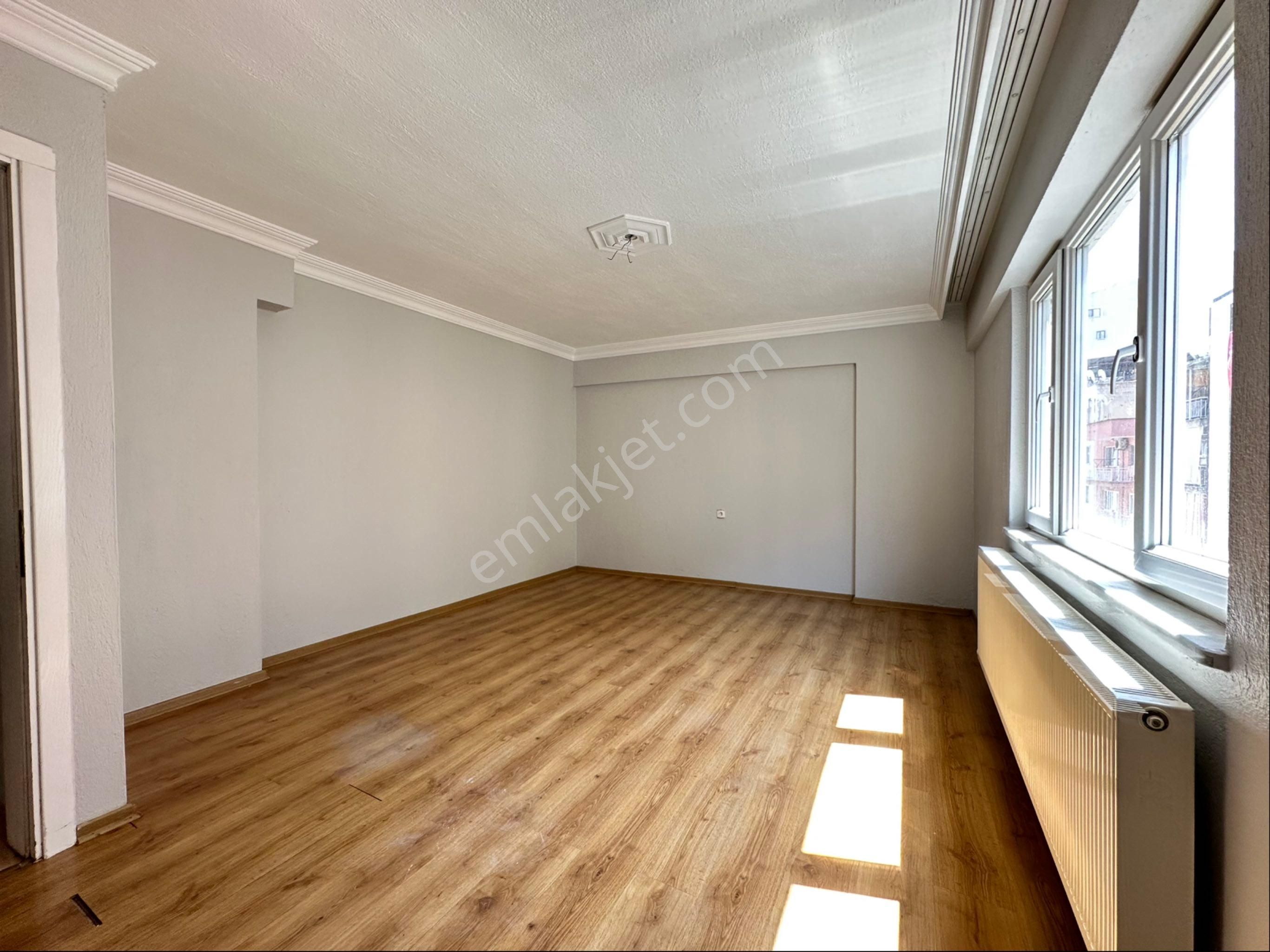 Manisa Yeni Mah.2+1 100m2 Asansörlü Ful.öz Aradığınız Kiralık Arakat Daire