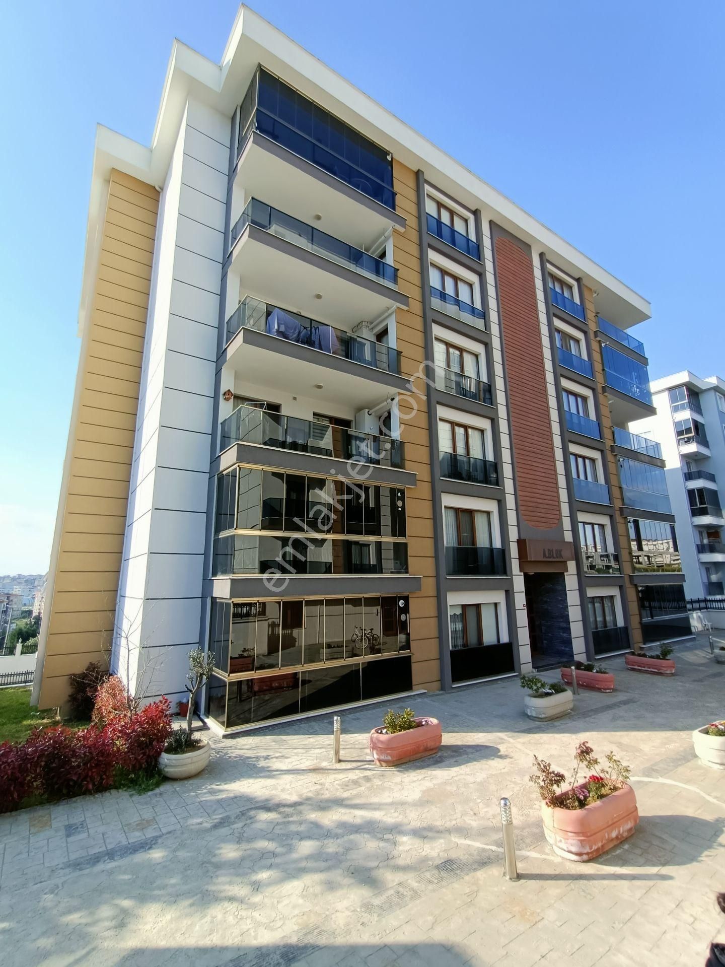 Silivri Yeni Mh. Butik Site İçinde 2+1 Full Eşyalı Kiralık Daire