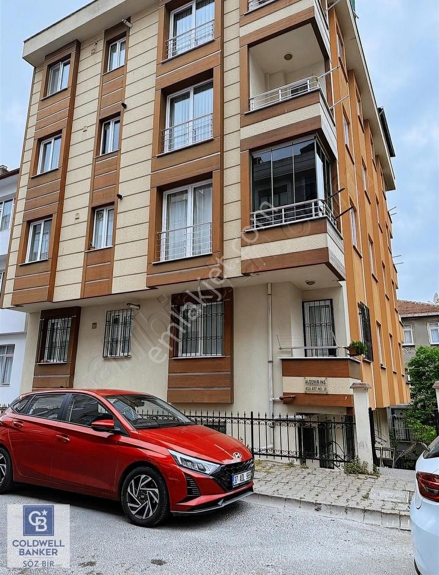 Ümraniye İstiklal Mahallesi Nde Satılık 2+1 Daire