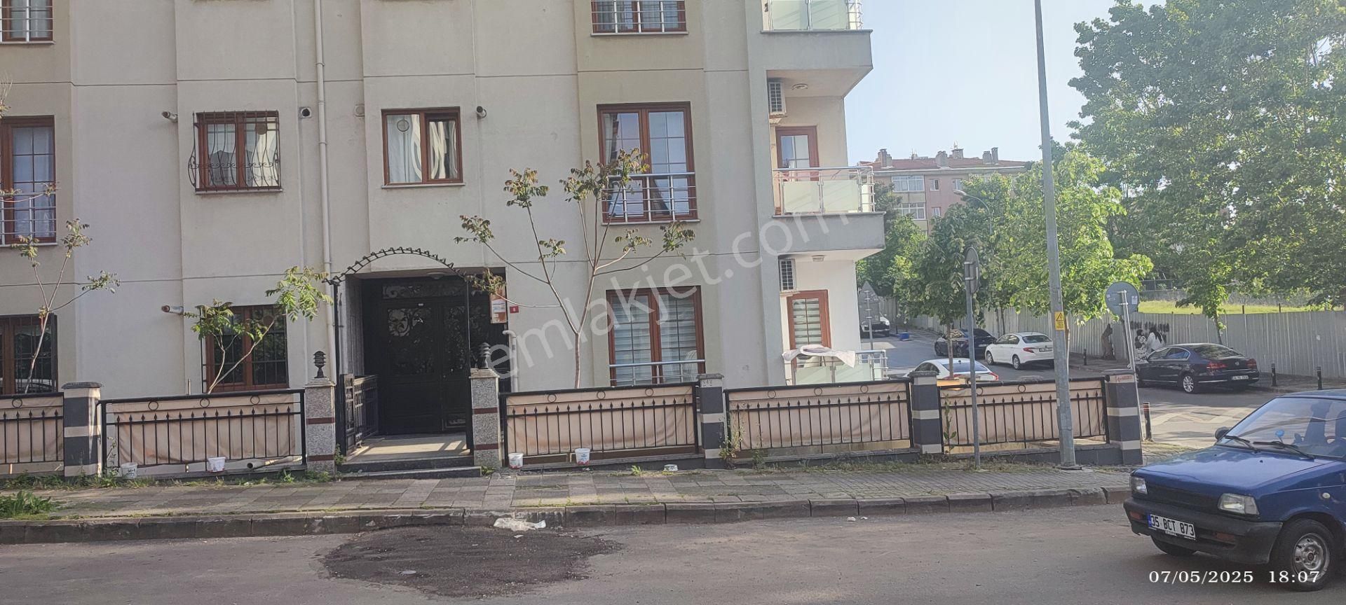 Ümraniye İka Yanında Kiralık Çatı Katı 1+1