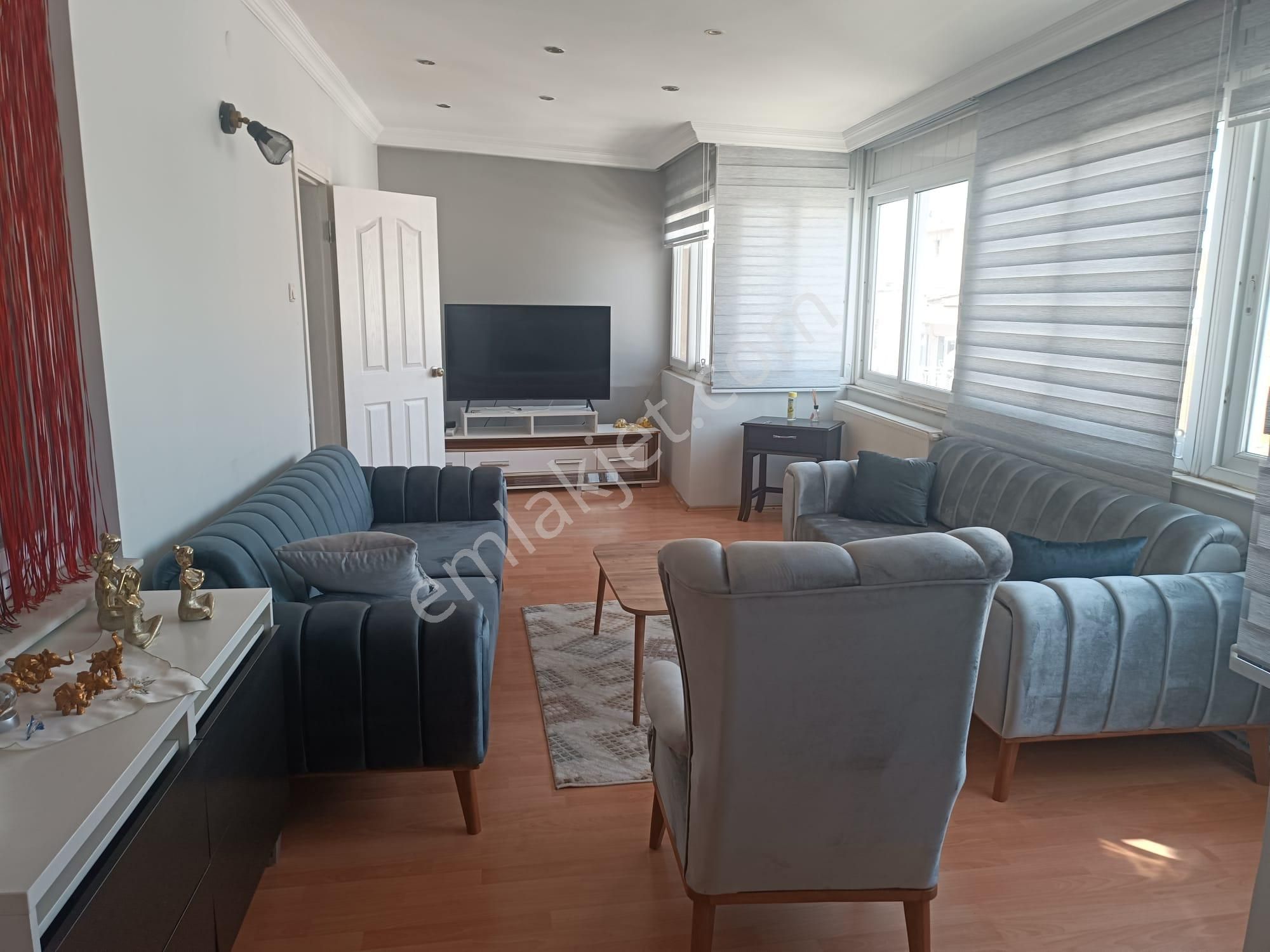 Paşa Gayrimenkul'den Temiz Eşyalı 2+1 Çatı Katı Kiralık Daire