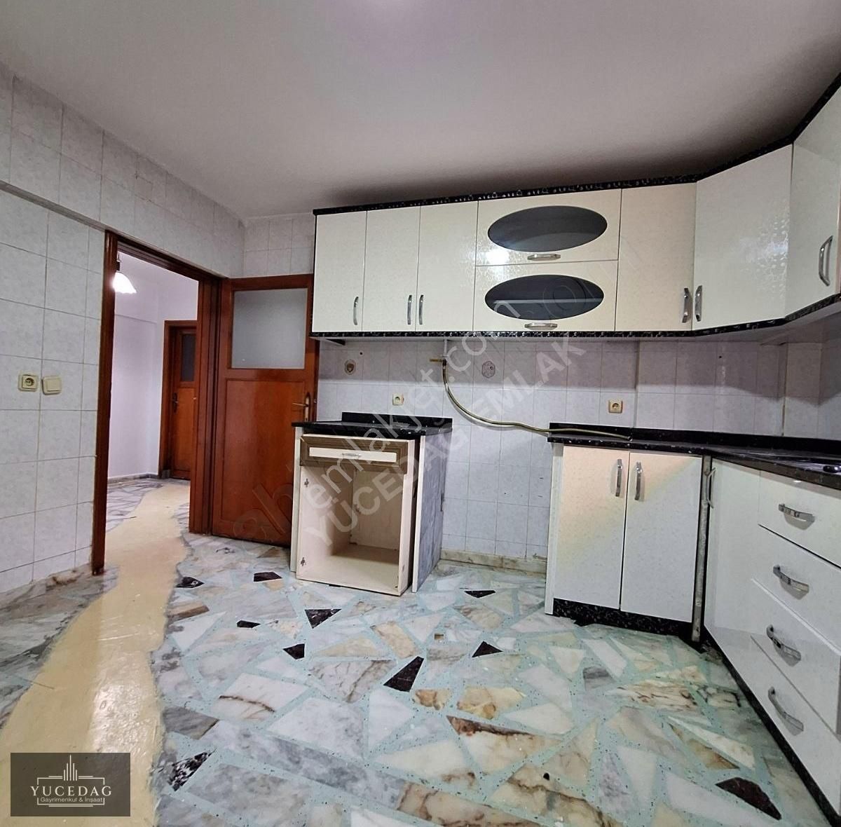 Güvenevler 5.zırhlı Tugay Karşısı 3+1 Giriş Kat Kiralık Daire