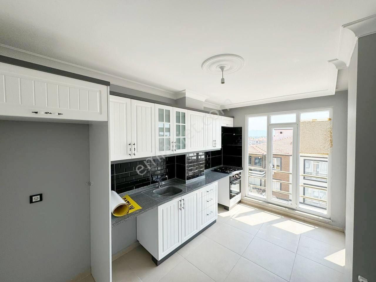 Zirve'den Kadıköyde Satılık Keyifle Oturacağınız Lüks Asansörlü Sıfır Ebeveyn Banyolu 2+1 Daire
