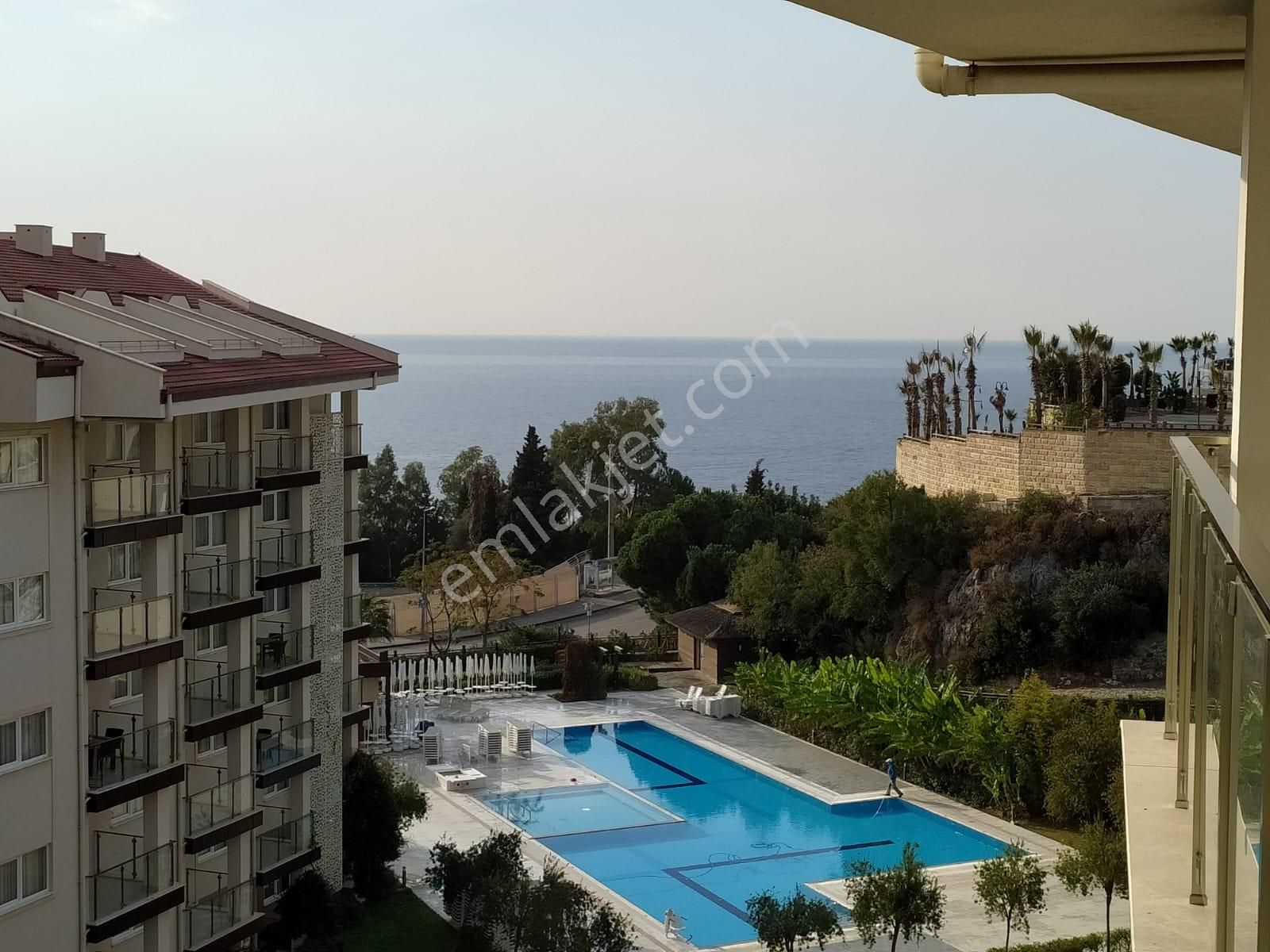 Kuşadası Ramada Resort'te Satılık 3+1 Çatı Dubleks