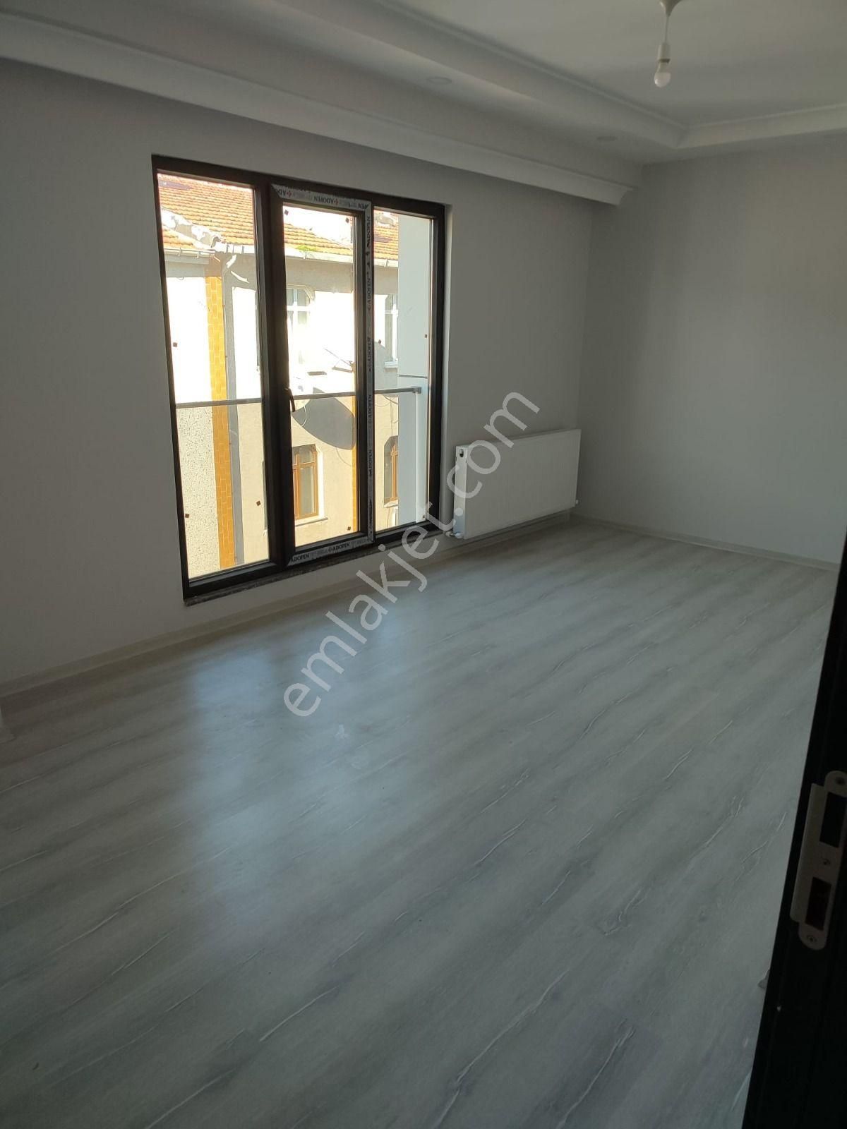 Bayrampaşa Muratpaşa Cumhuriyet Caddesi 4+2 Sıfır 180 M2 Dubleks