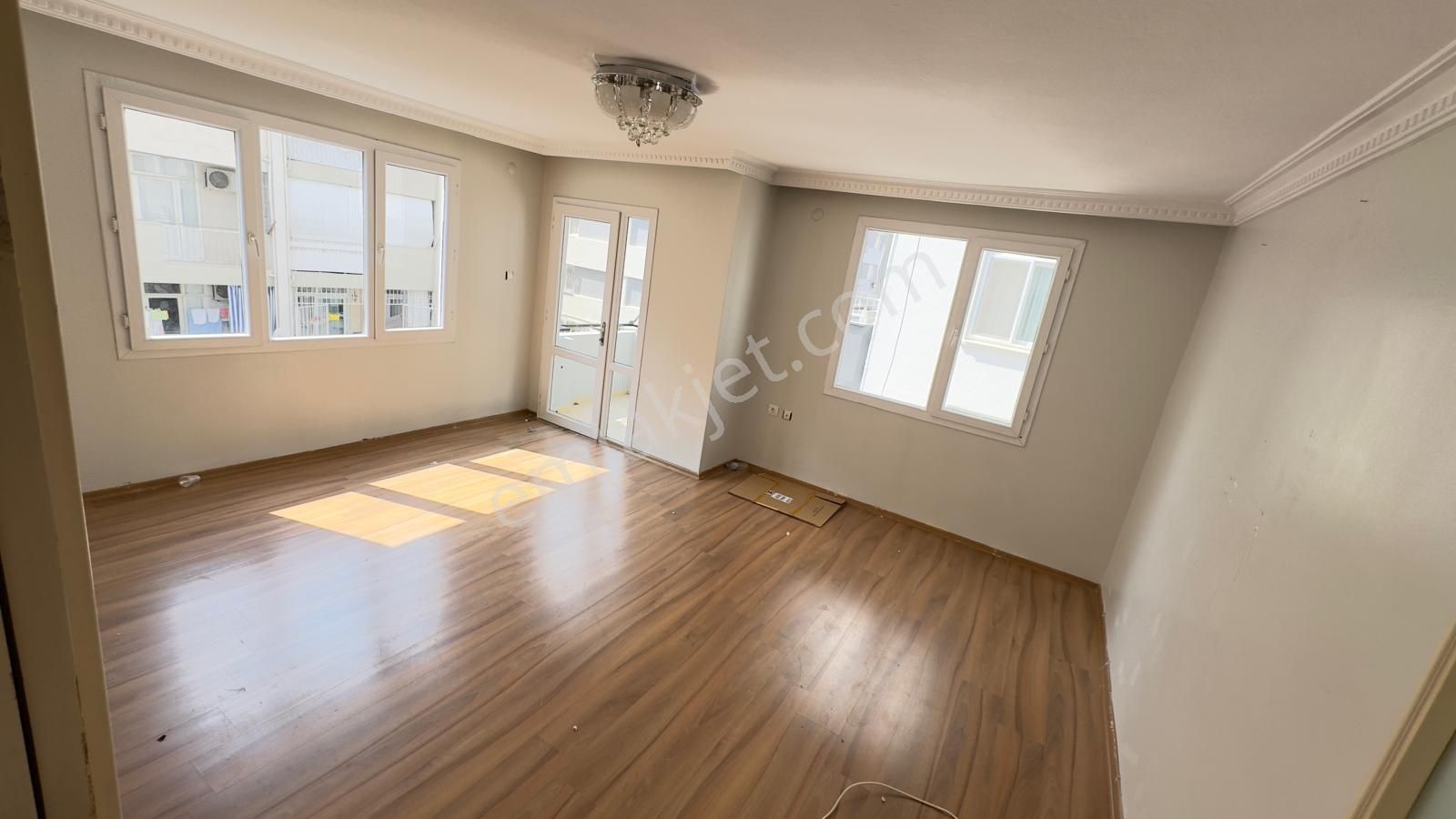 Adana Seyhan Yeşilyurt İbo Osman Caddesi Çivarında Geniş 3+1 Kiralık !! Açıklamayı Okumadan Arama
