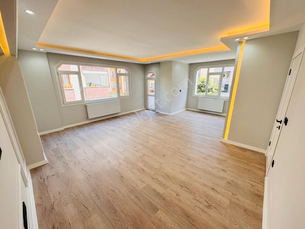 Küçükyalı Çamlık, 2. Kat, 120 M2 Net, Ebeveynli, Lüks Yapılı 3+1