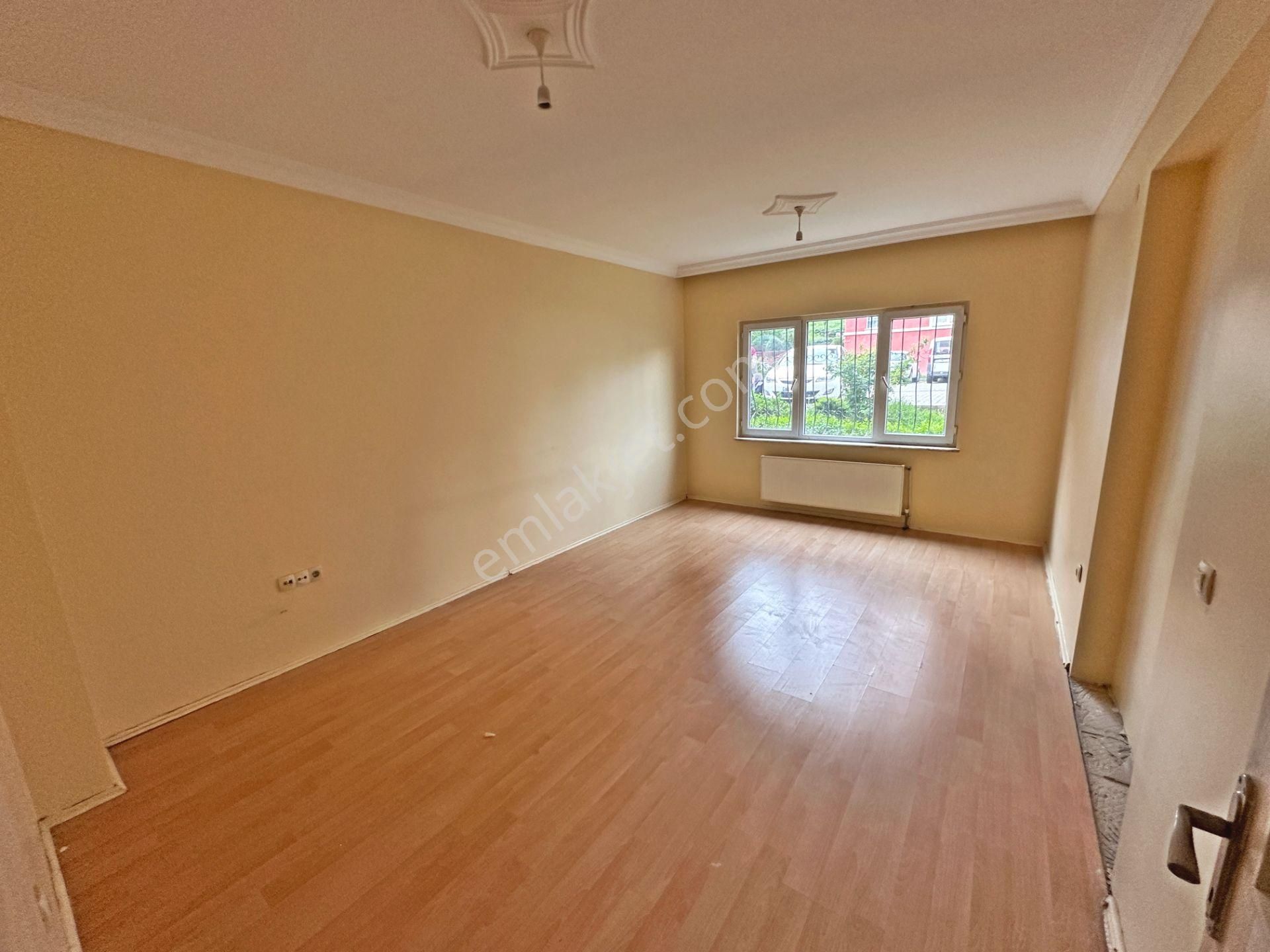 Altınevler Mahallesinde Site İçinde Ön Cephede 2+1 Satılık Daire