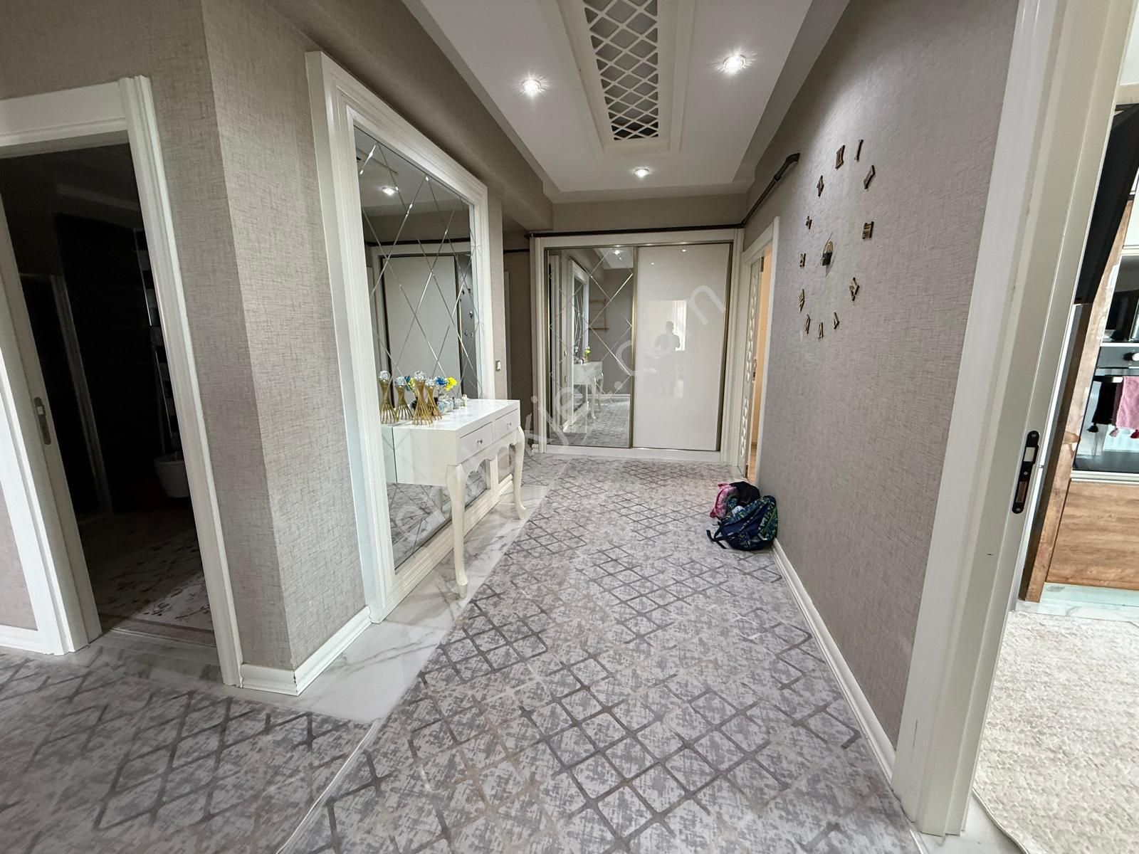 Winstown İle Araştırma Hastanesi Arasında Satılık 4+1 Havuzlu Fırsat Daire