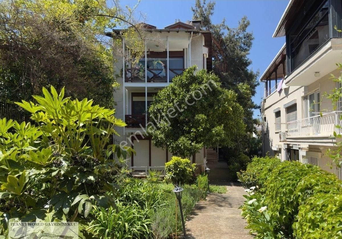 Planet’ten Vapura Çarşıya 5 Dk Deniz Manzaralı Dubleks Daire