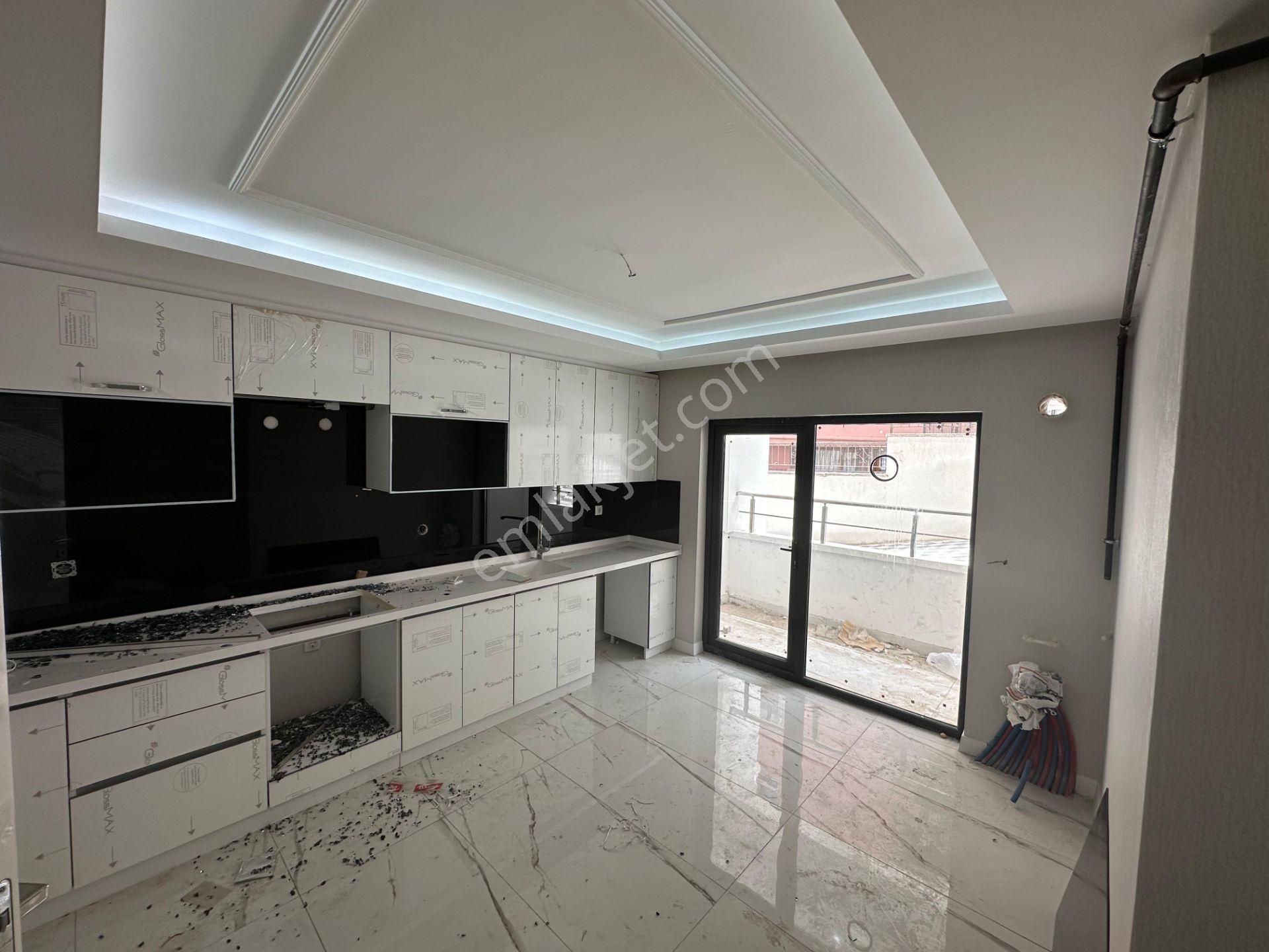 Necip Albay'dan Yayla Mh 4+1 Asansörlü 170 M2 Sıfır Daire