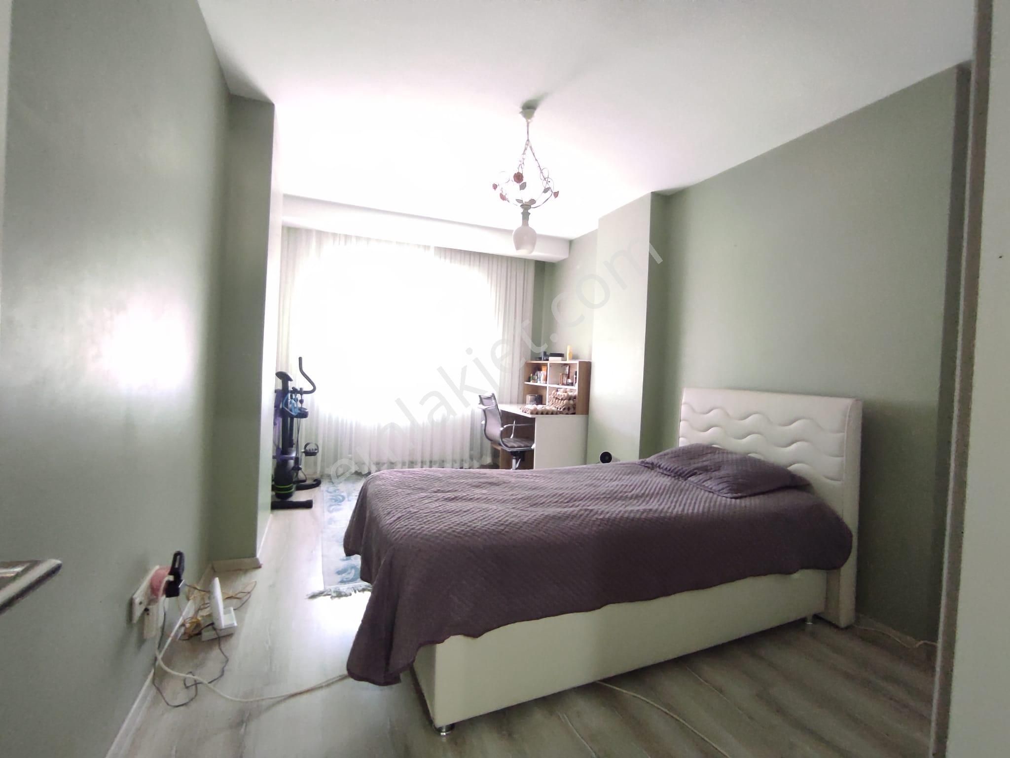 Ömür Emlaktan Bahçelievlerde 3+1 Satılık Daire - Görsel 11